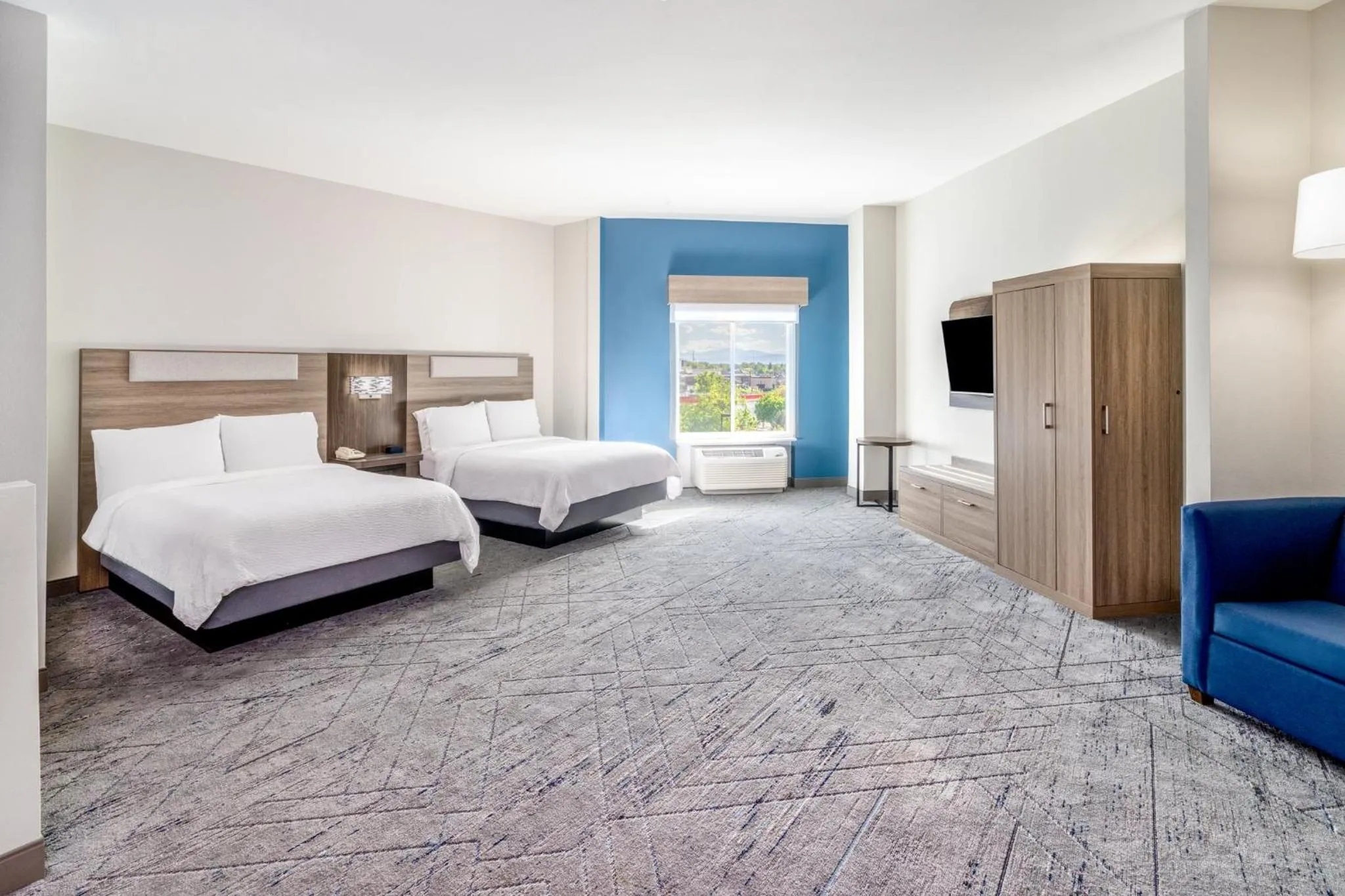 Photo of the whole room, Bed in Holiday Inn Express & Suites Denver North - Thornton by IHG