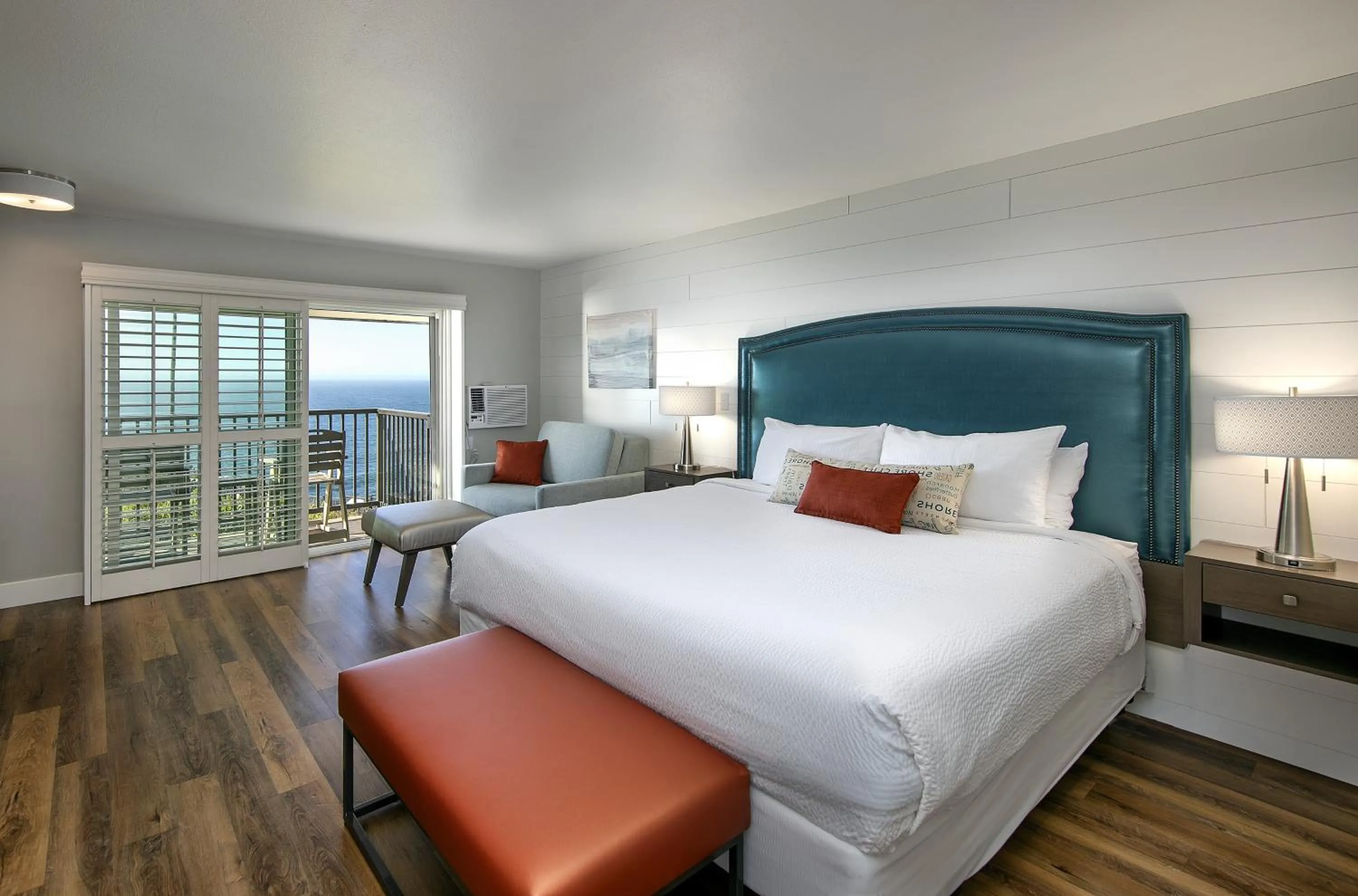 Bed in Shore Cliff Hotel