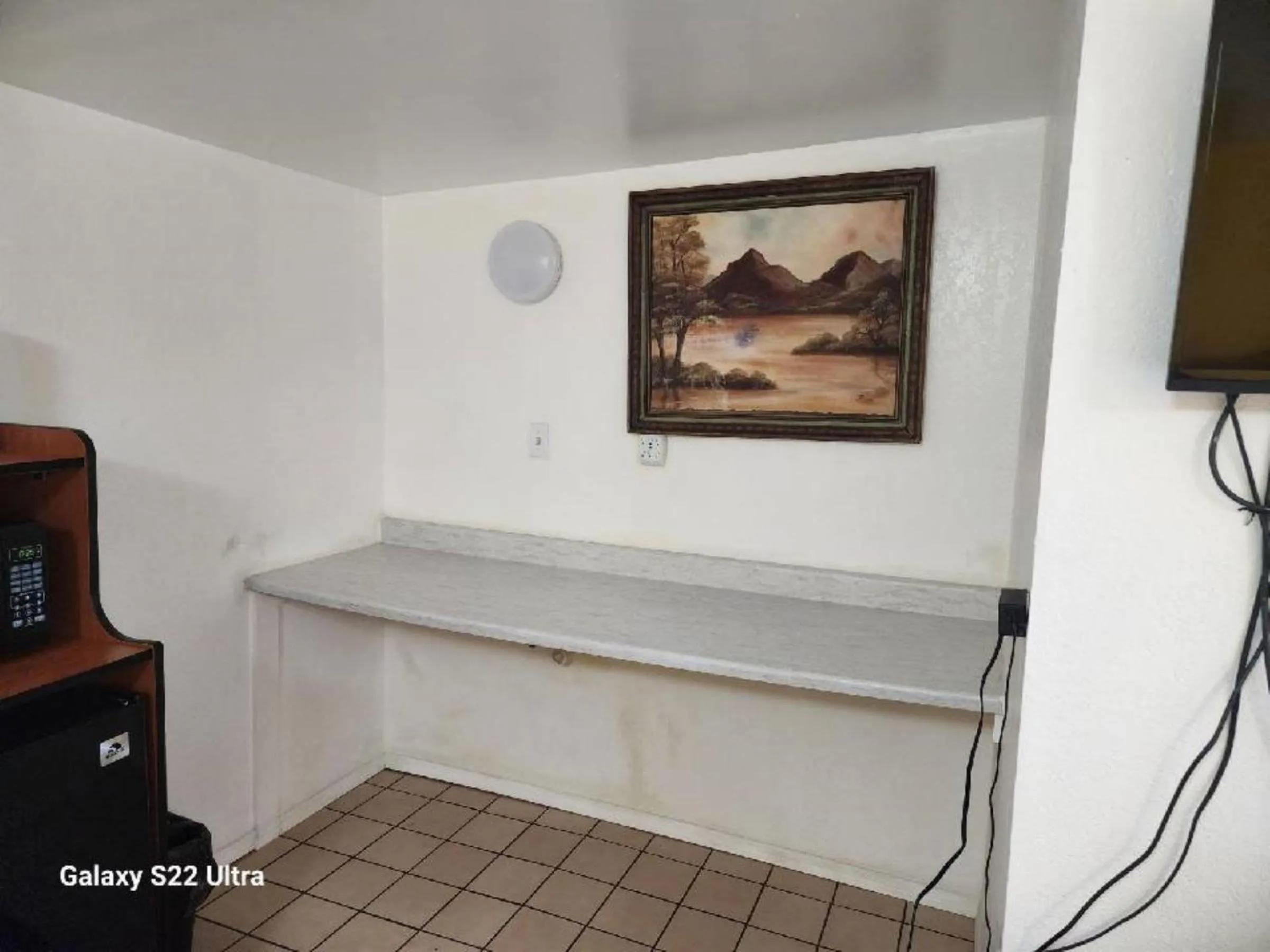 TV and multimedia in Rose's Motel