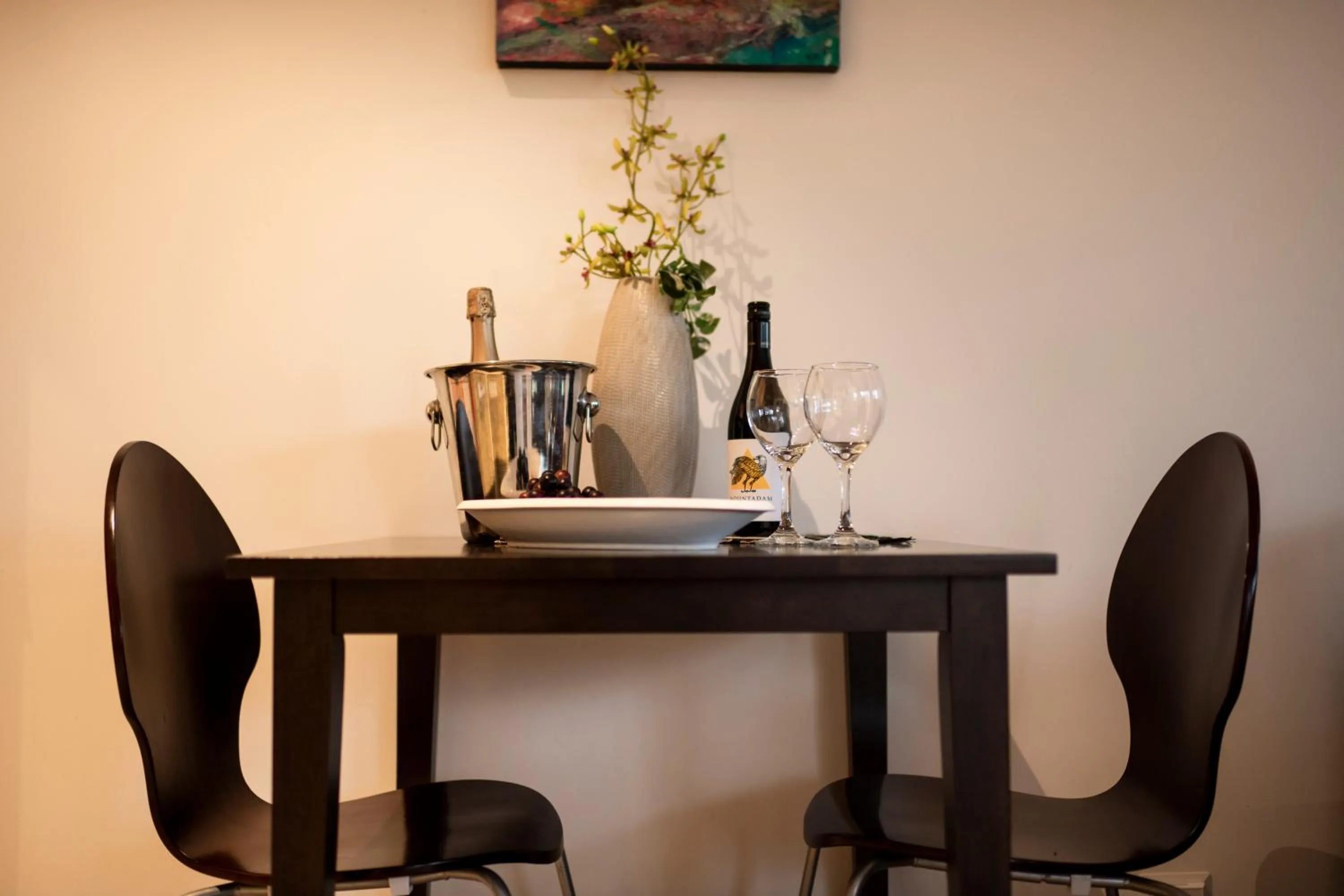 Dining area in Hilltop Apartments Phillip Island