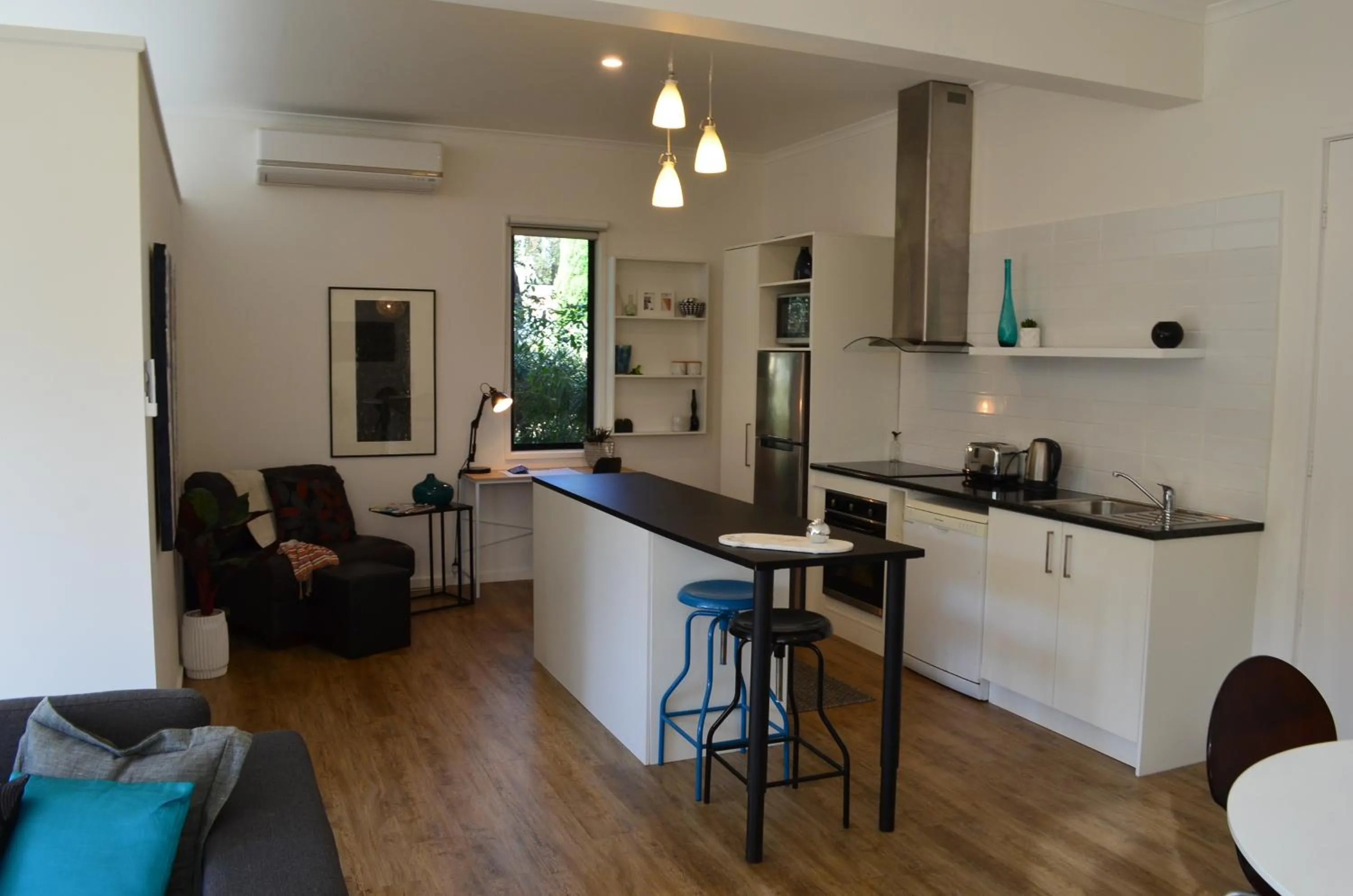 Kitchen or kitchenette in Hilltop Apartments Phillip Island