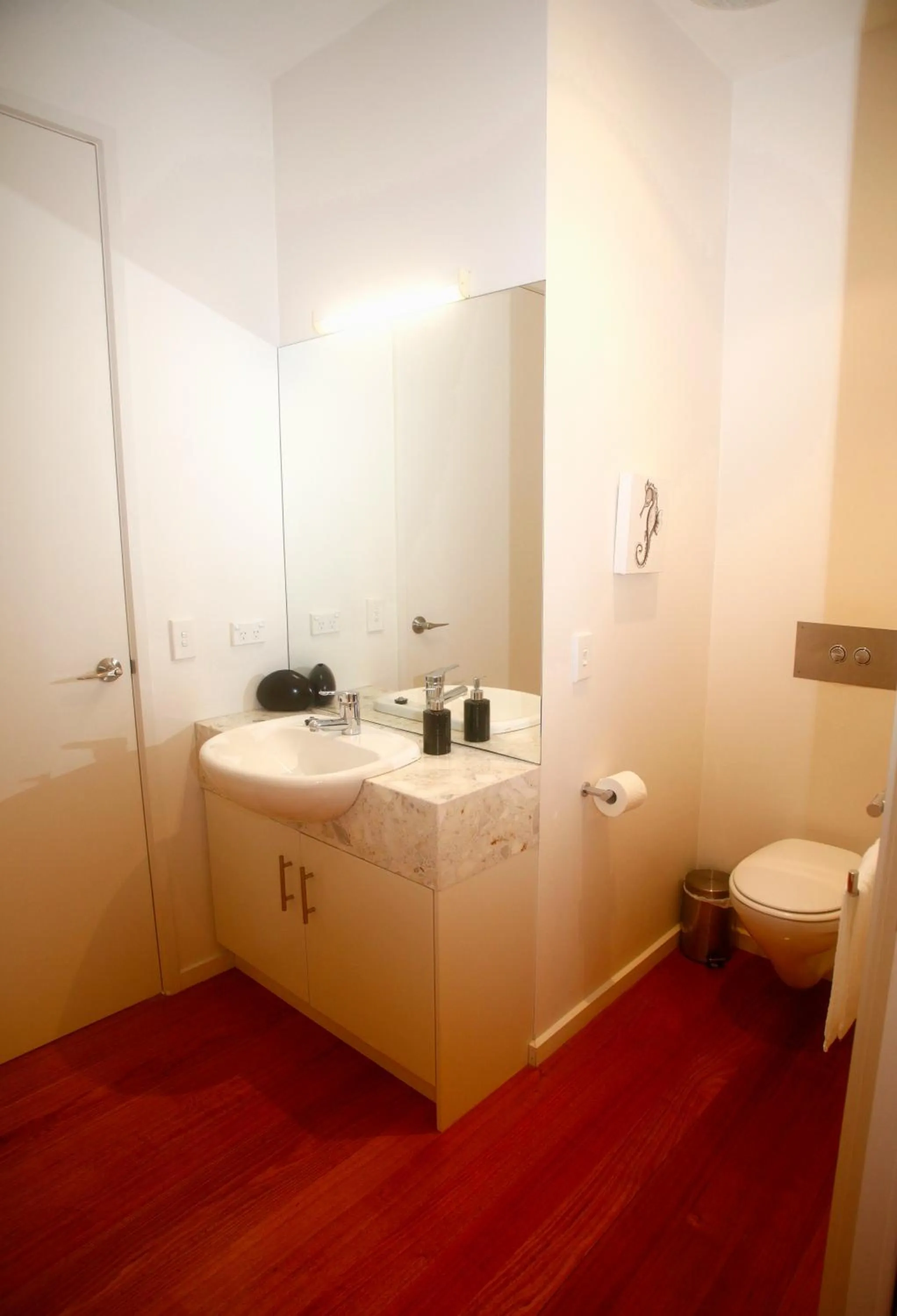 Bathroom in Hilltop Apartments Phillip Island