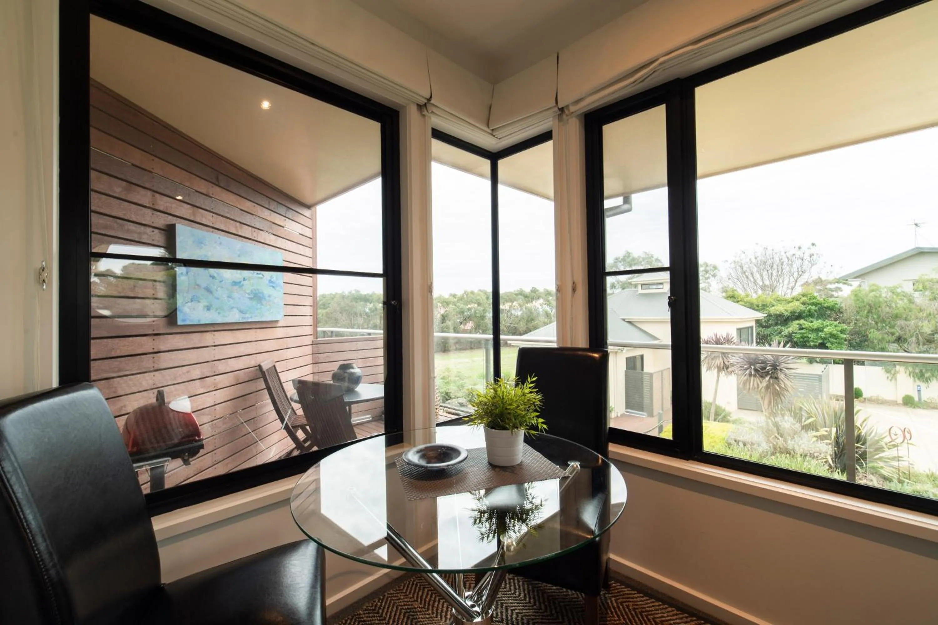 Dining area in Hilltop Apartments Phillip Island