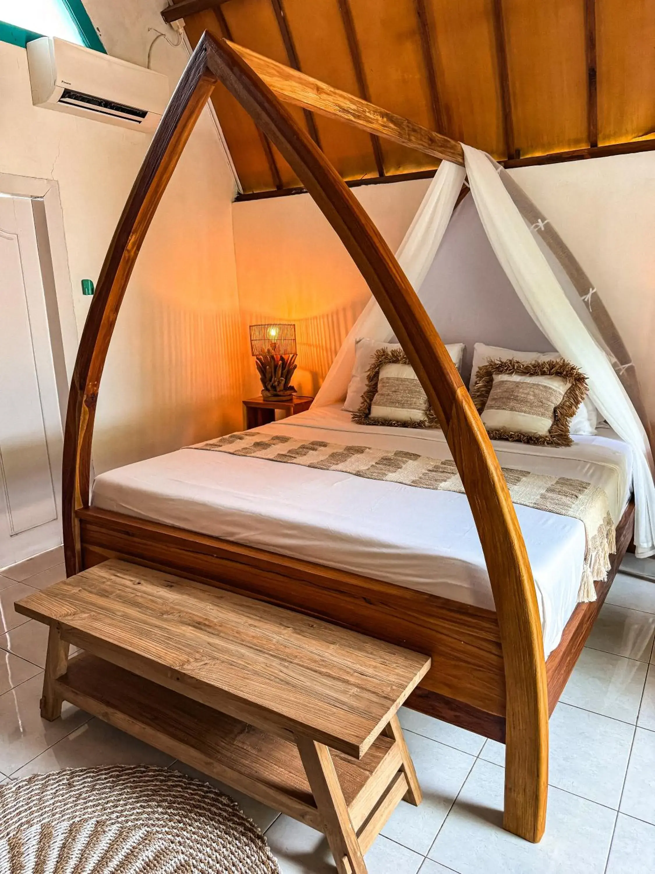 Deluxe Double Room in Pelangi Cottages Gili Air Deluxe Double Room in Pelangi Cottages Gili Air