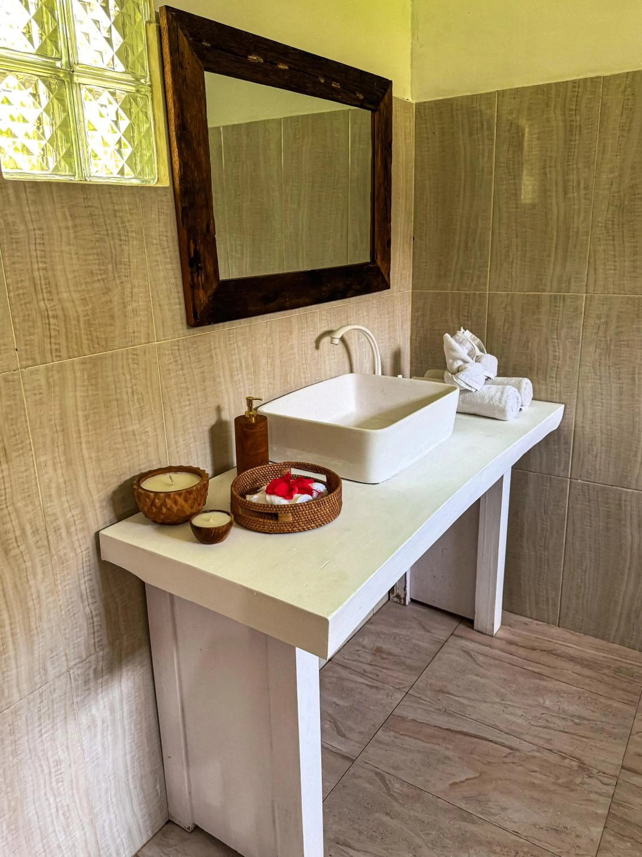 Bathroom in Pelangi Cottages Gili Air