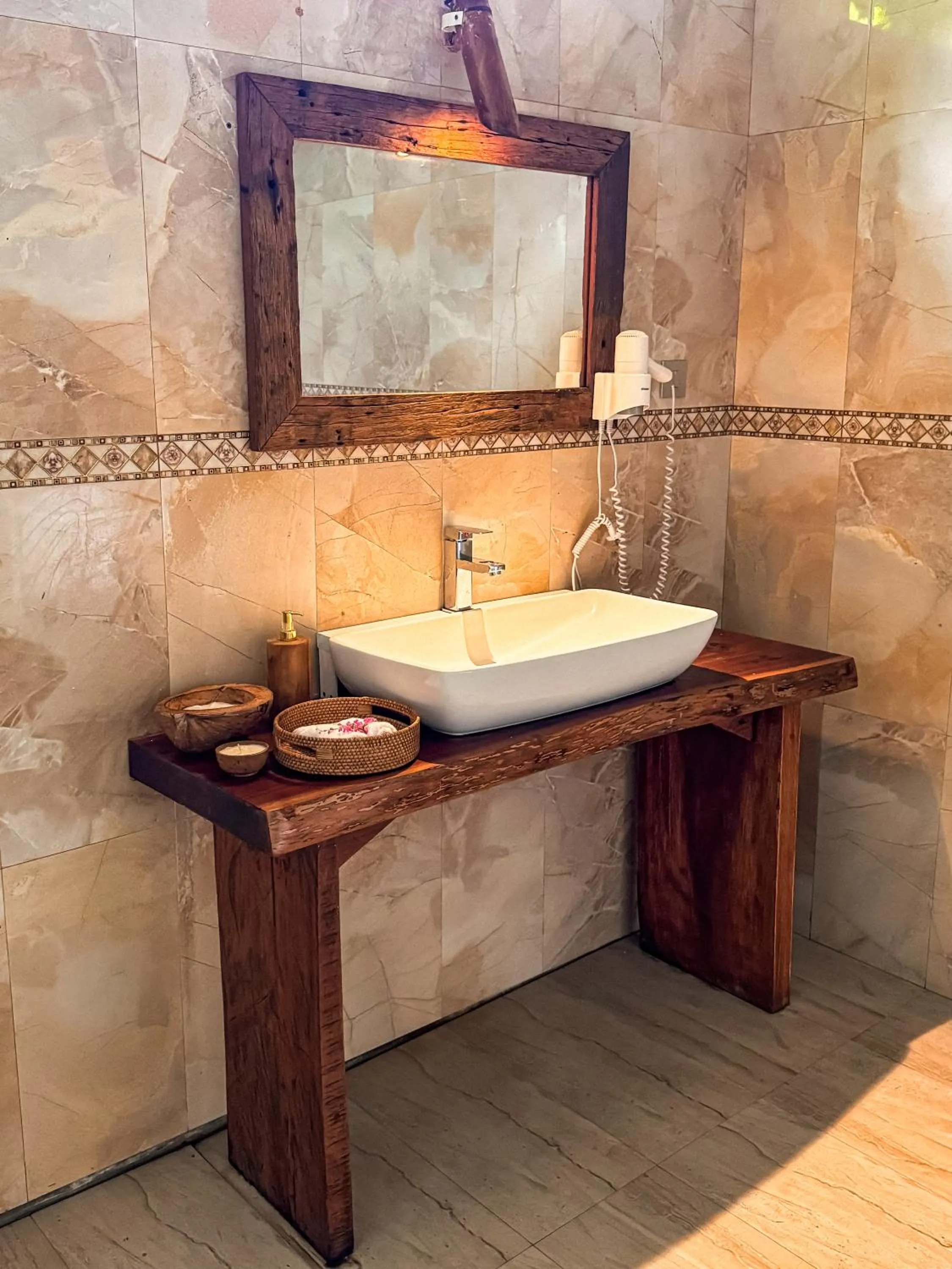 Bathroom in Pelangi Cottages Gili Air