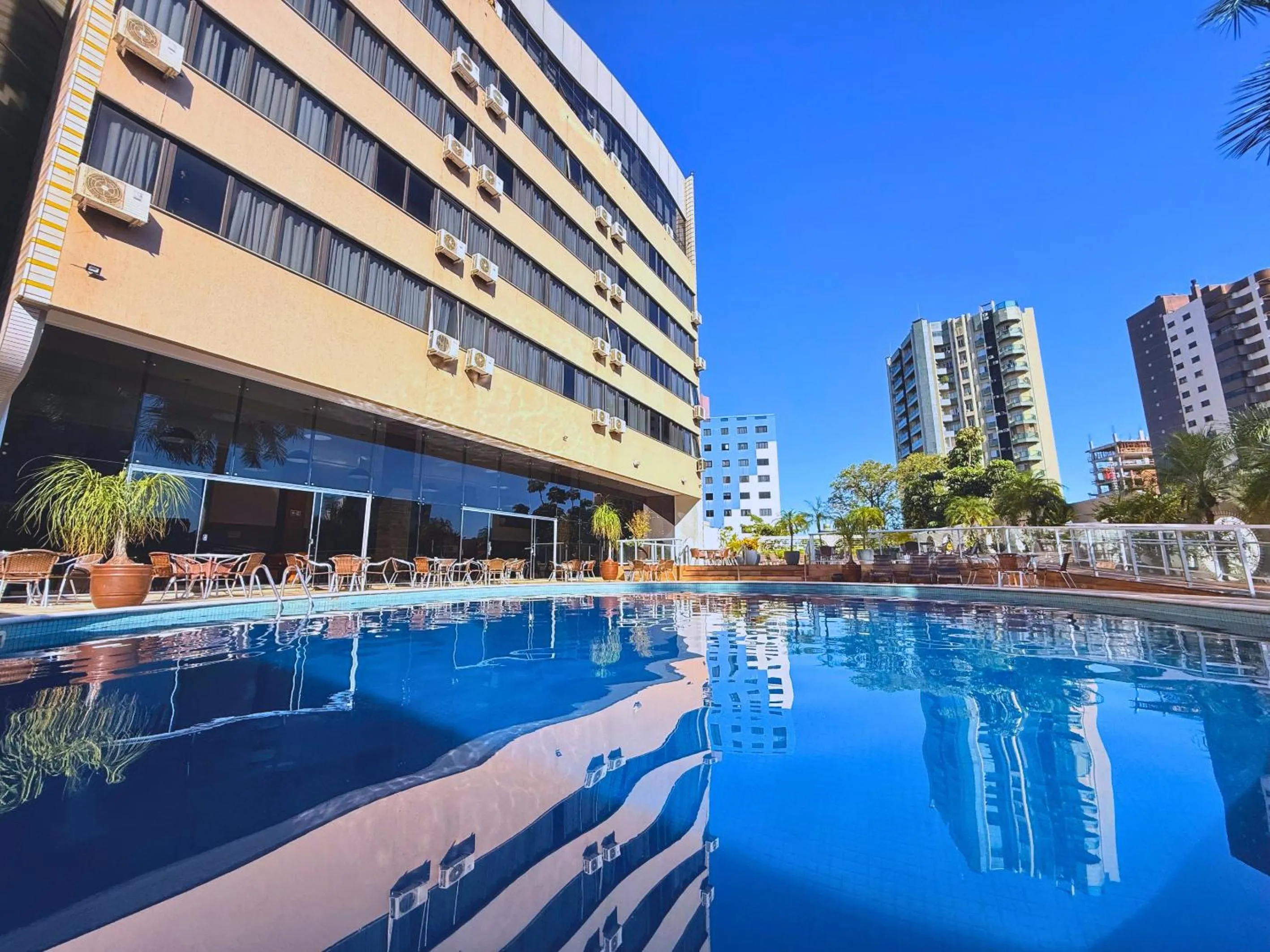 Swimming pool in Continental Inn