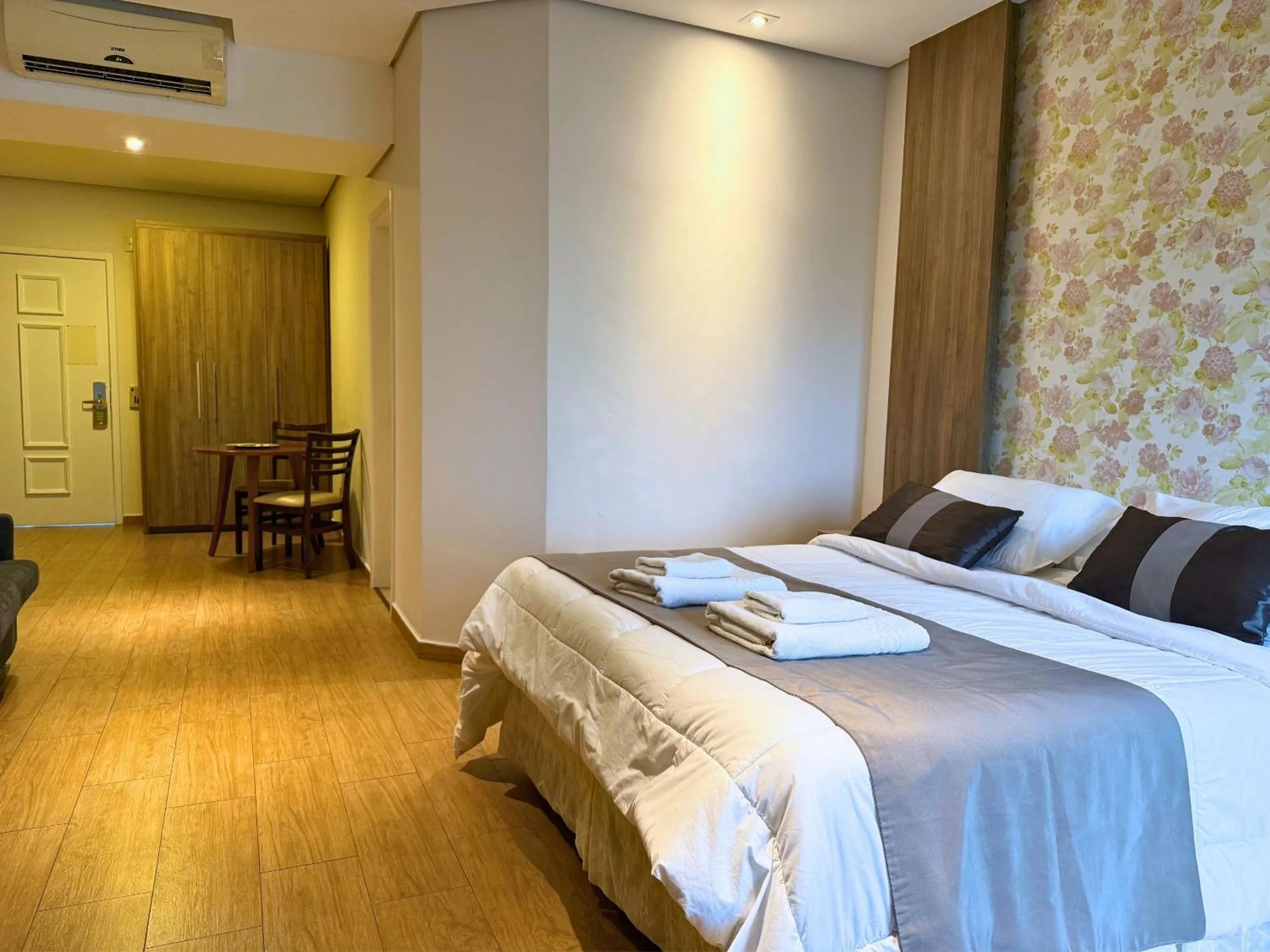 Bed in Continental Inn