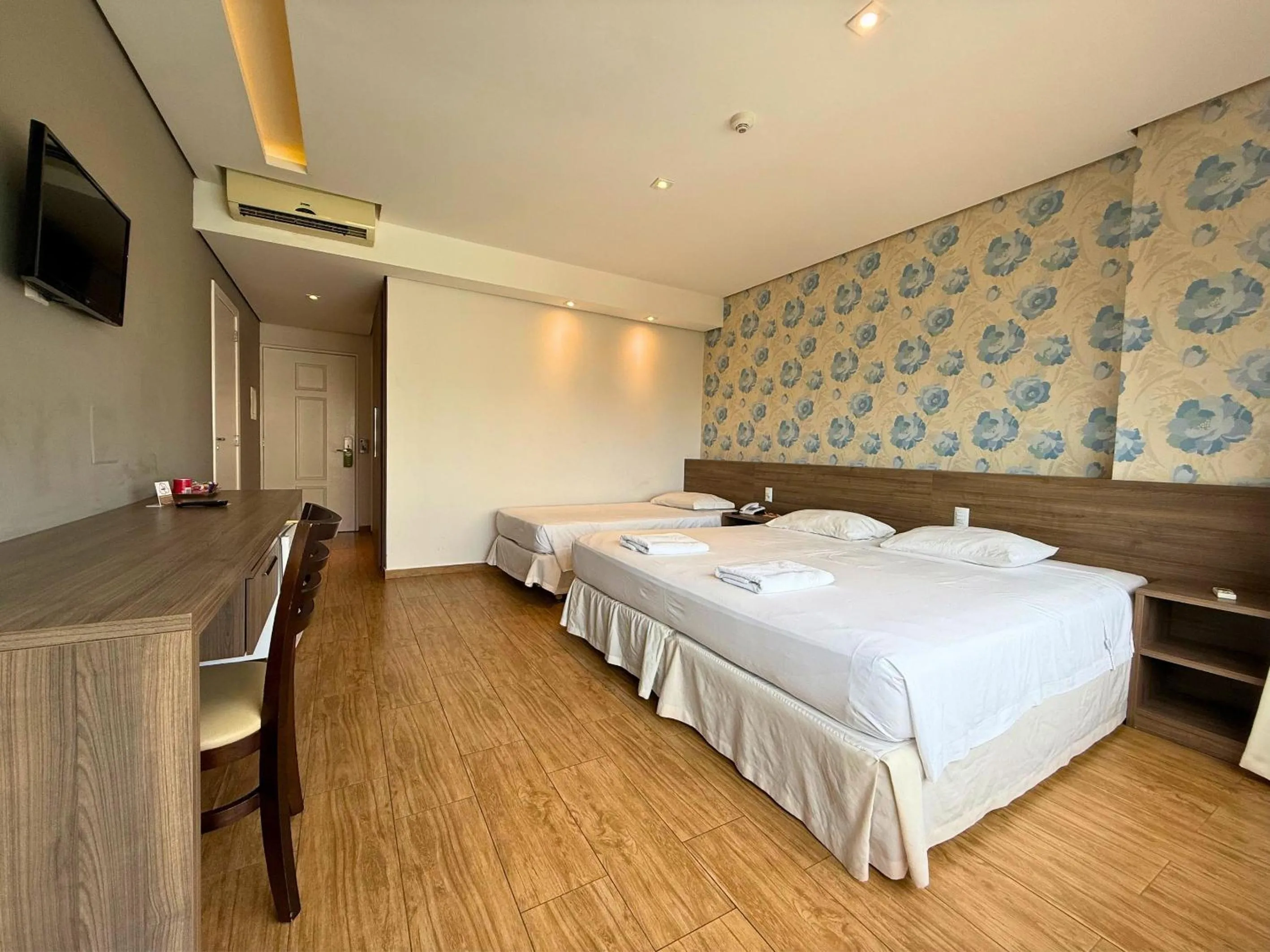 Bed in Continental Inn