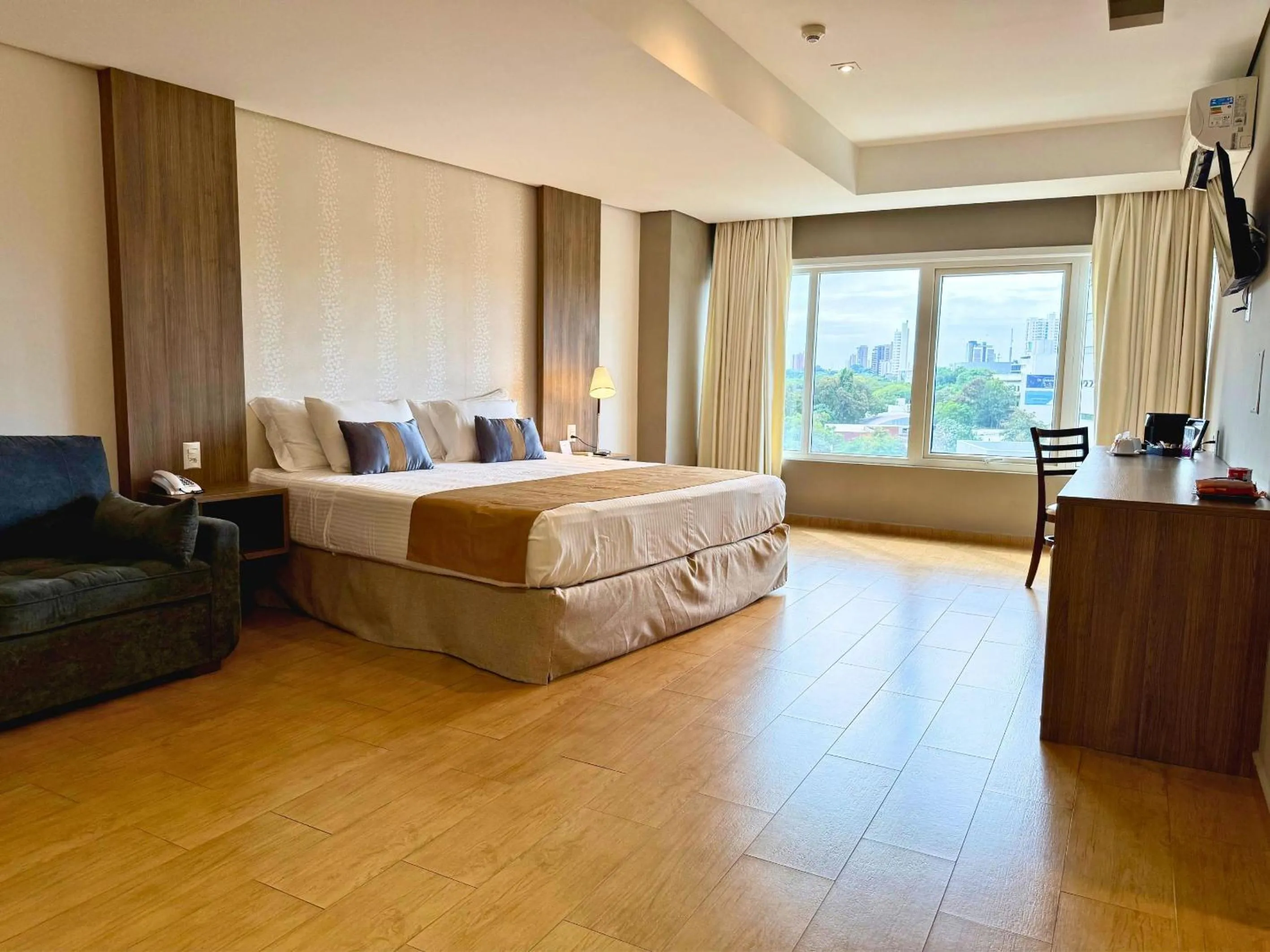 Bed in Continental Inn