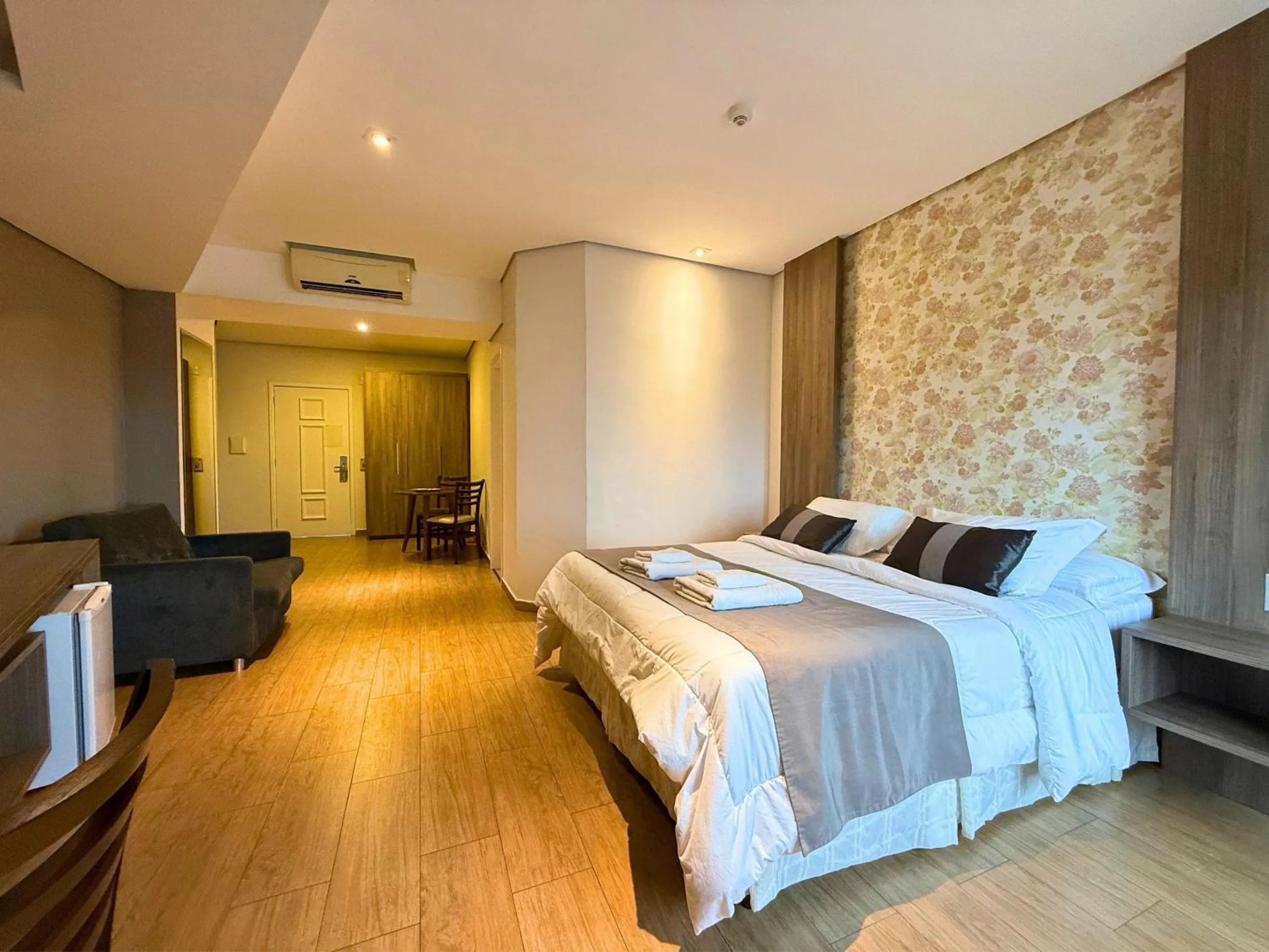 Bed in Continental Inn