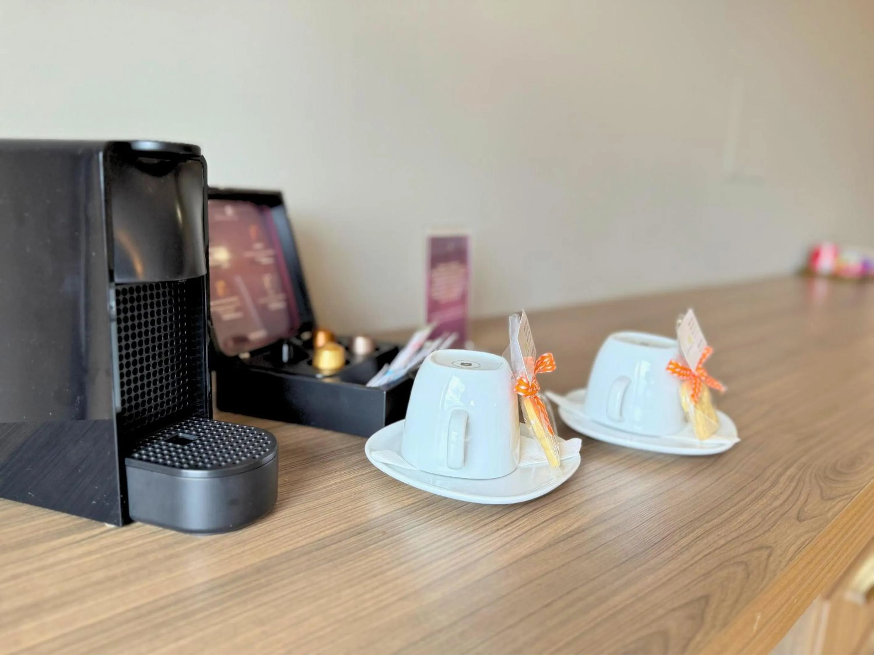 Coffee/tea facilities in Continental Inn