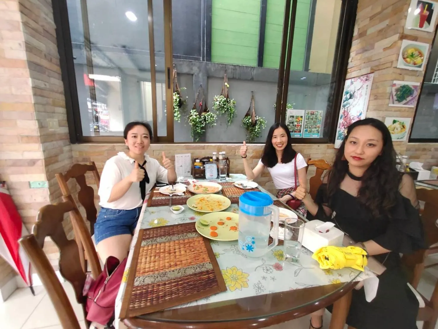 Restaurant/places to eat in Baan Ketkeaw Guest House 2