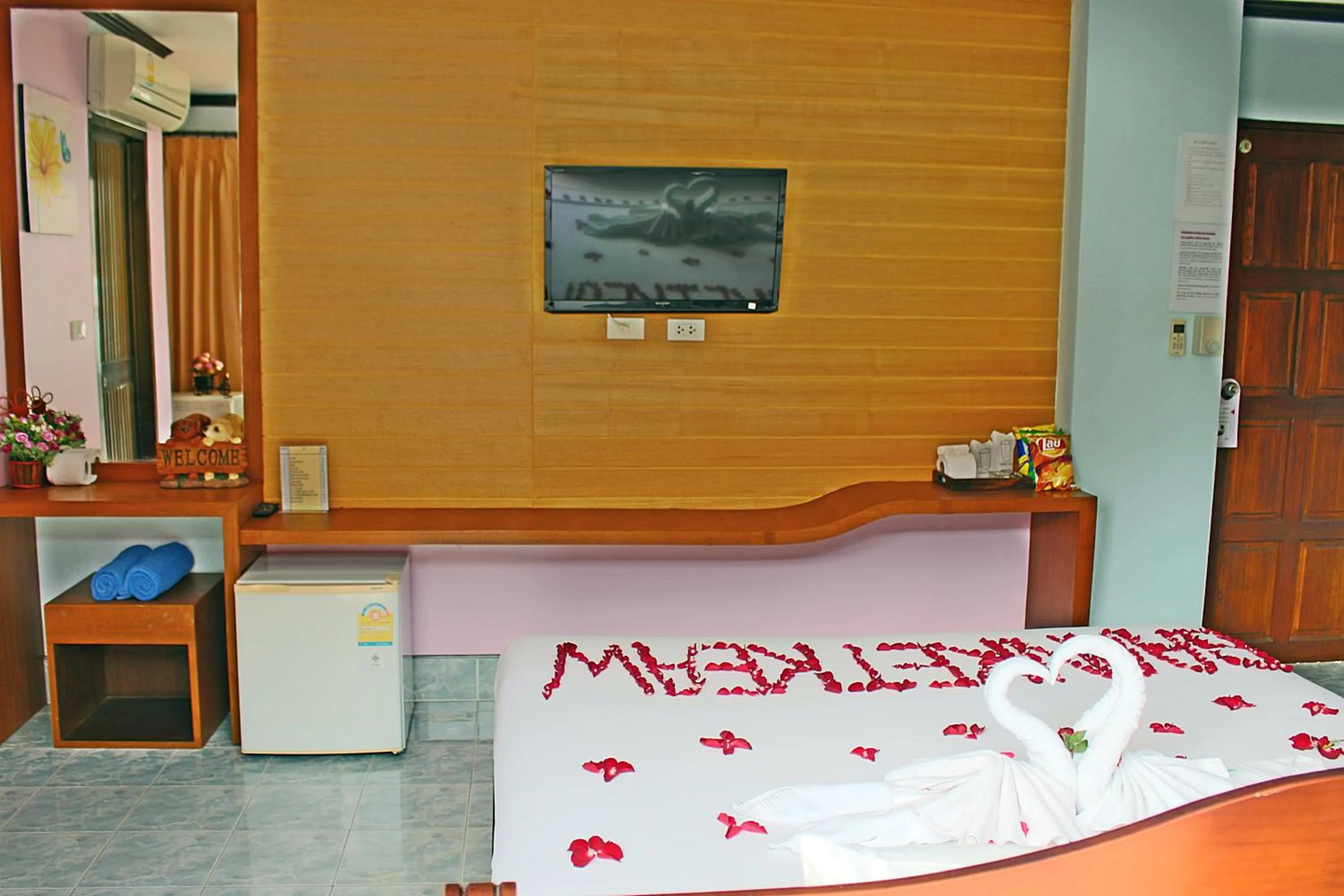 Coffee/tea facilities, Bed in Baan Ketkeaw Guest House 2