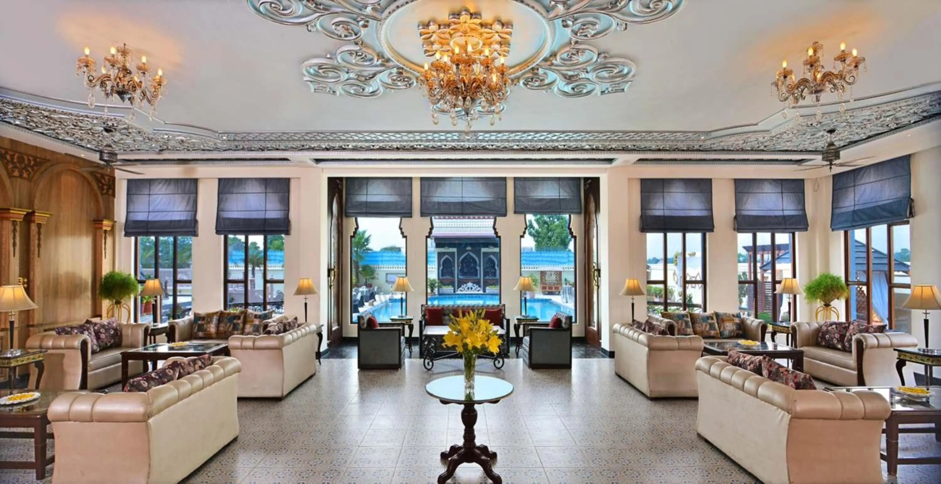 Dining area in Noormahal Palace Hotel