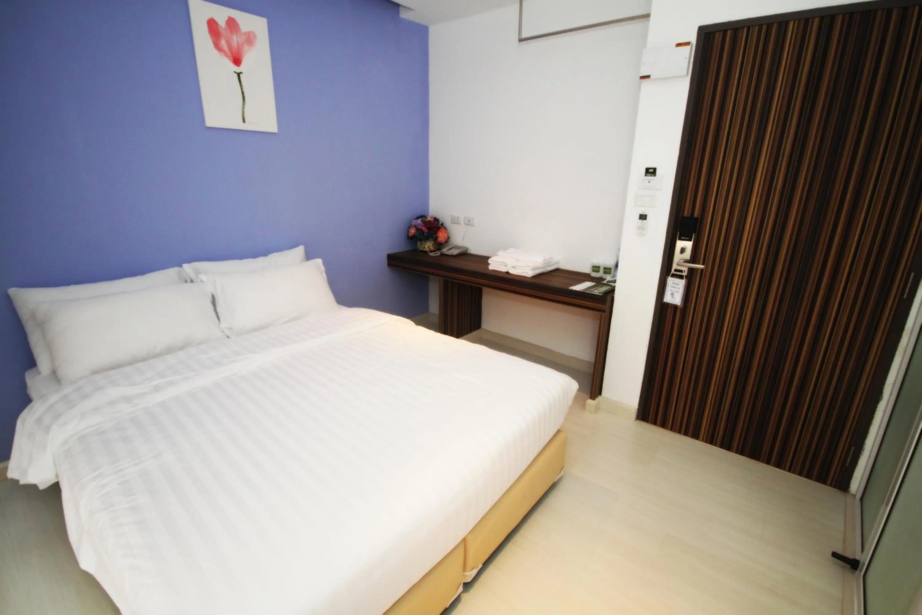 Bed in Nantra Ekkamai Hotel