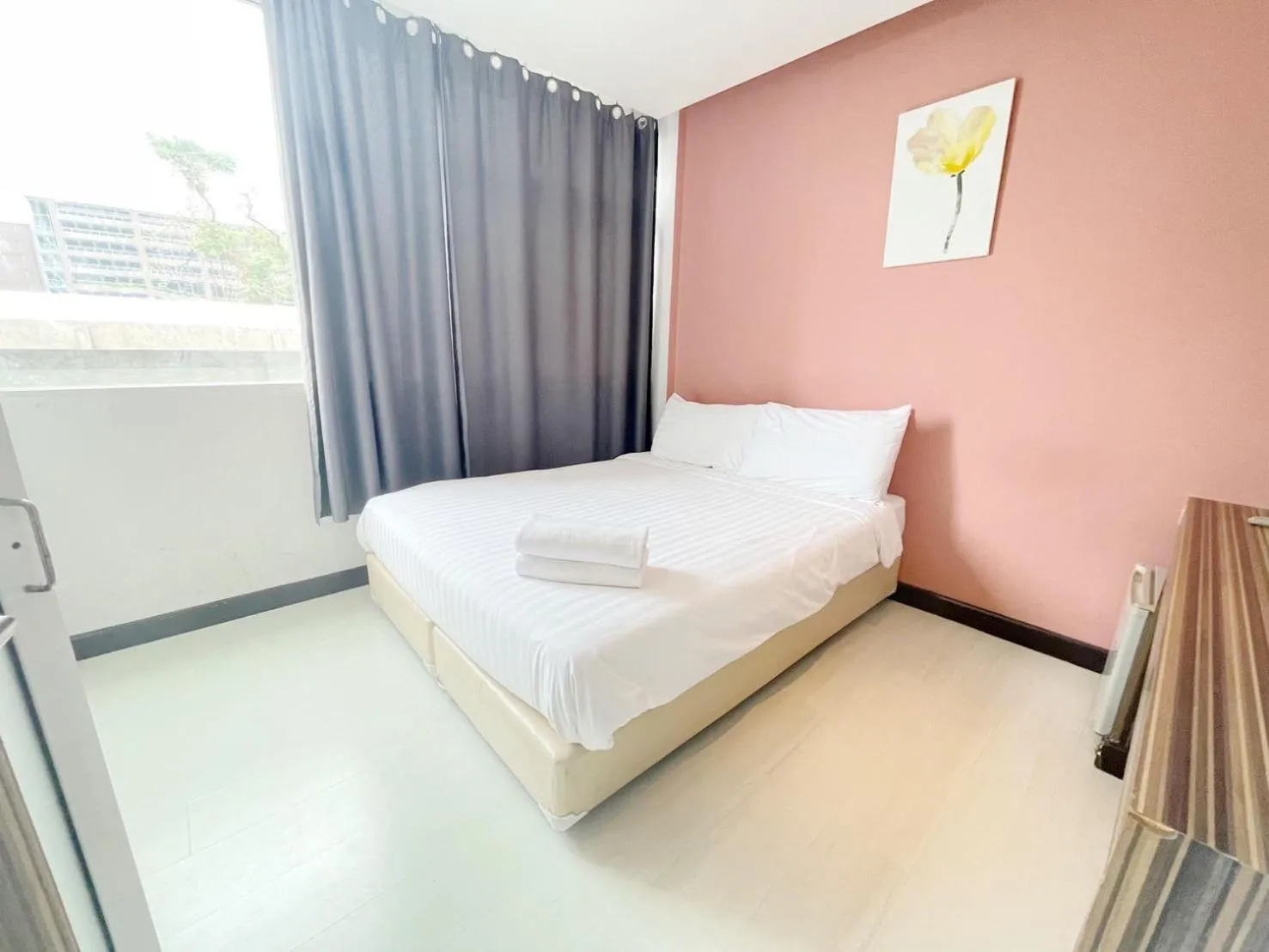 Bed in Nantra Ekkamai Hotel