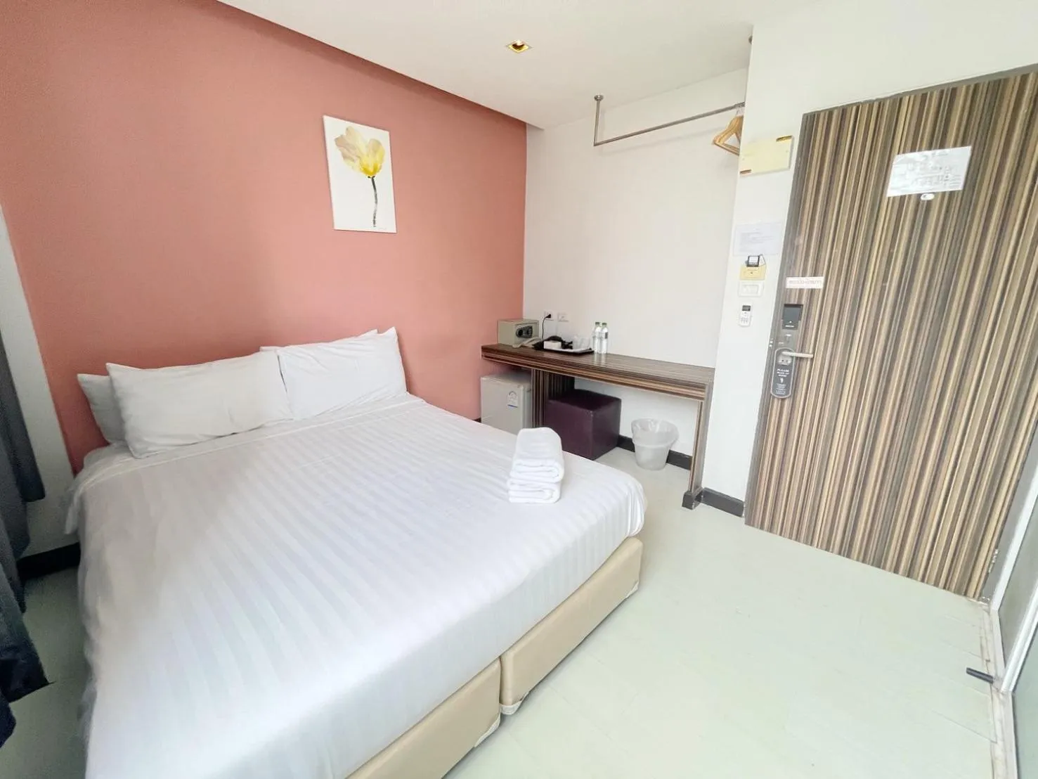 Bed in Nantra Ekkamai Hotel