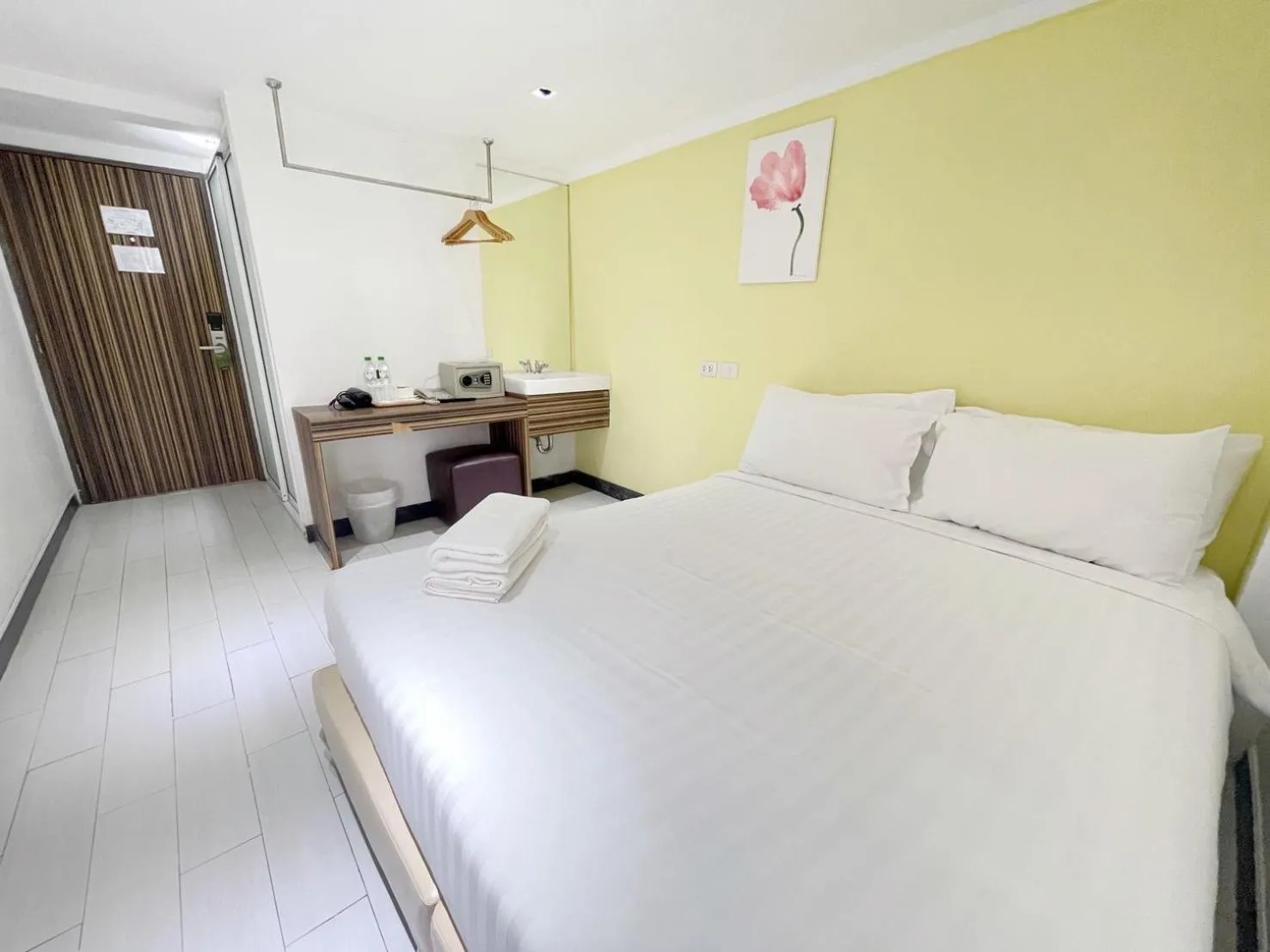 Bed in Nantra Ekkamai Hotel