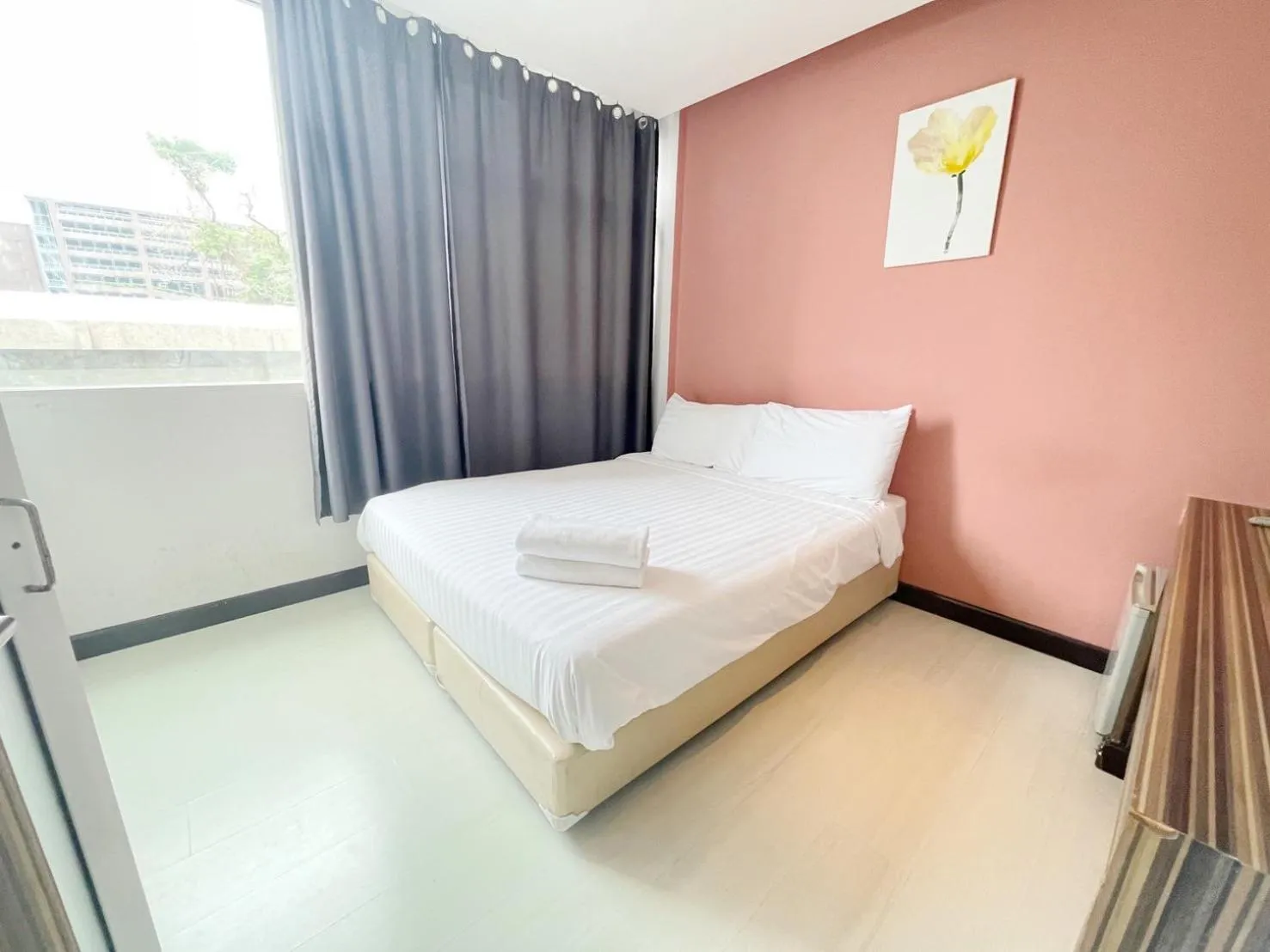 Bed in Nantra Ekkamai Hotel