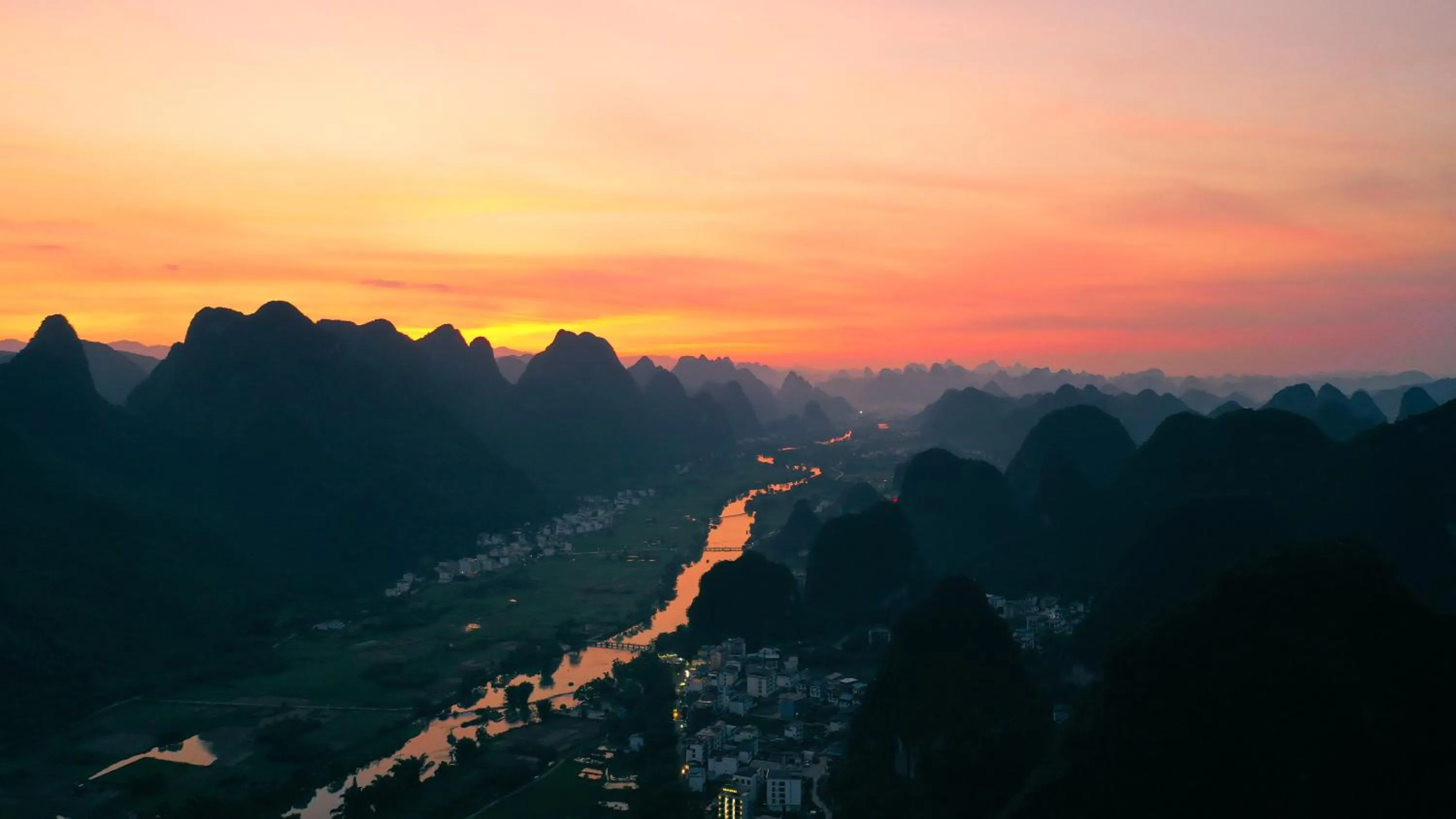 Natural landscape in Yangshuo Tea Cozy--one way Free pick up from airport or TS 4 nights