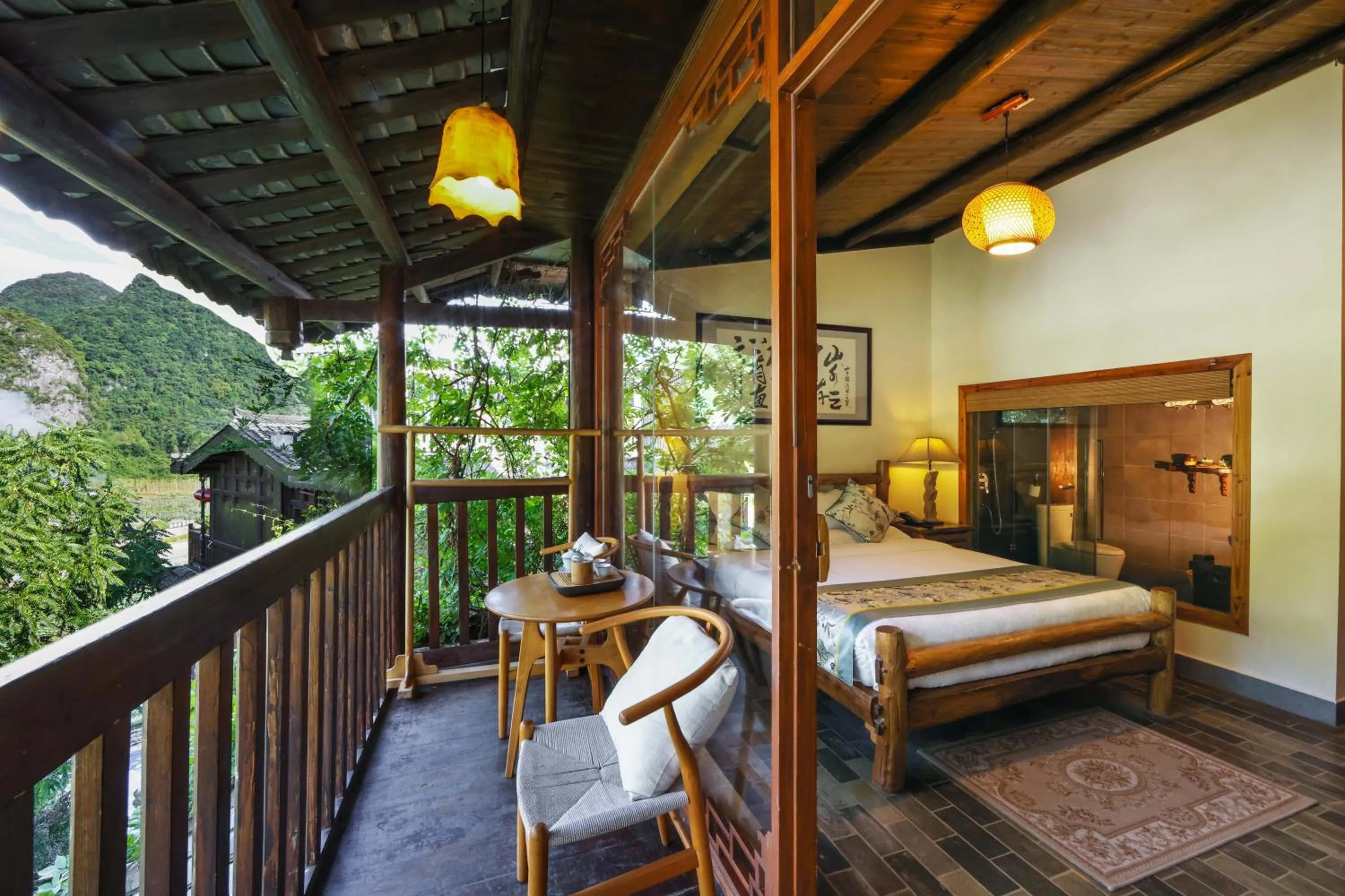 Bed in Yangshuo Tea Cozy--one way Free pick up from airport or TS 4 nights