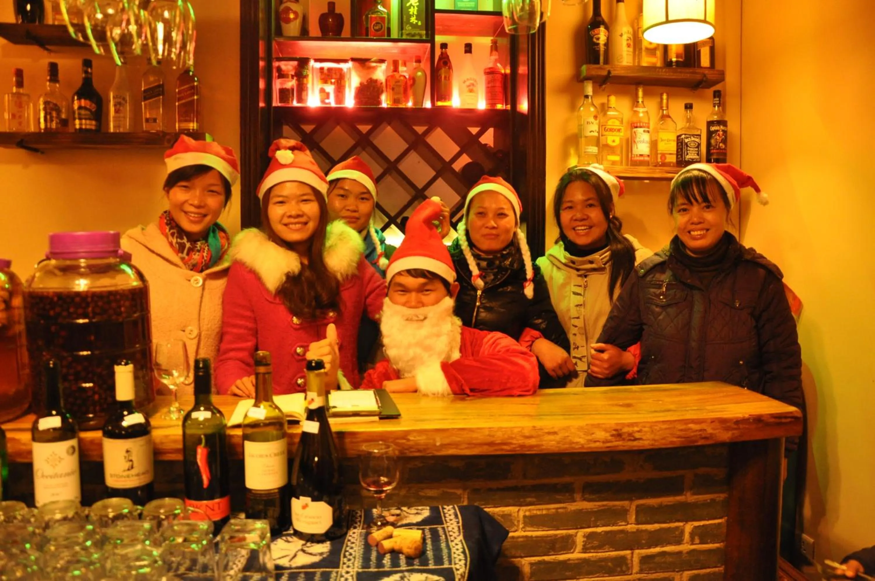 Lounge or bar in Yangshuo Tea Cozy--one way Free pick up from airport or TS 4 nights