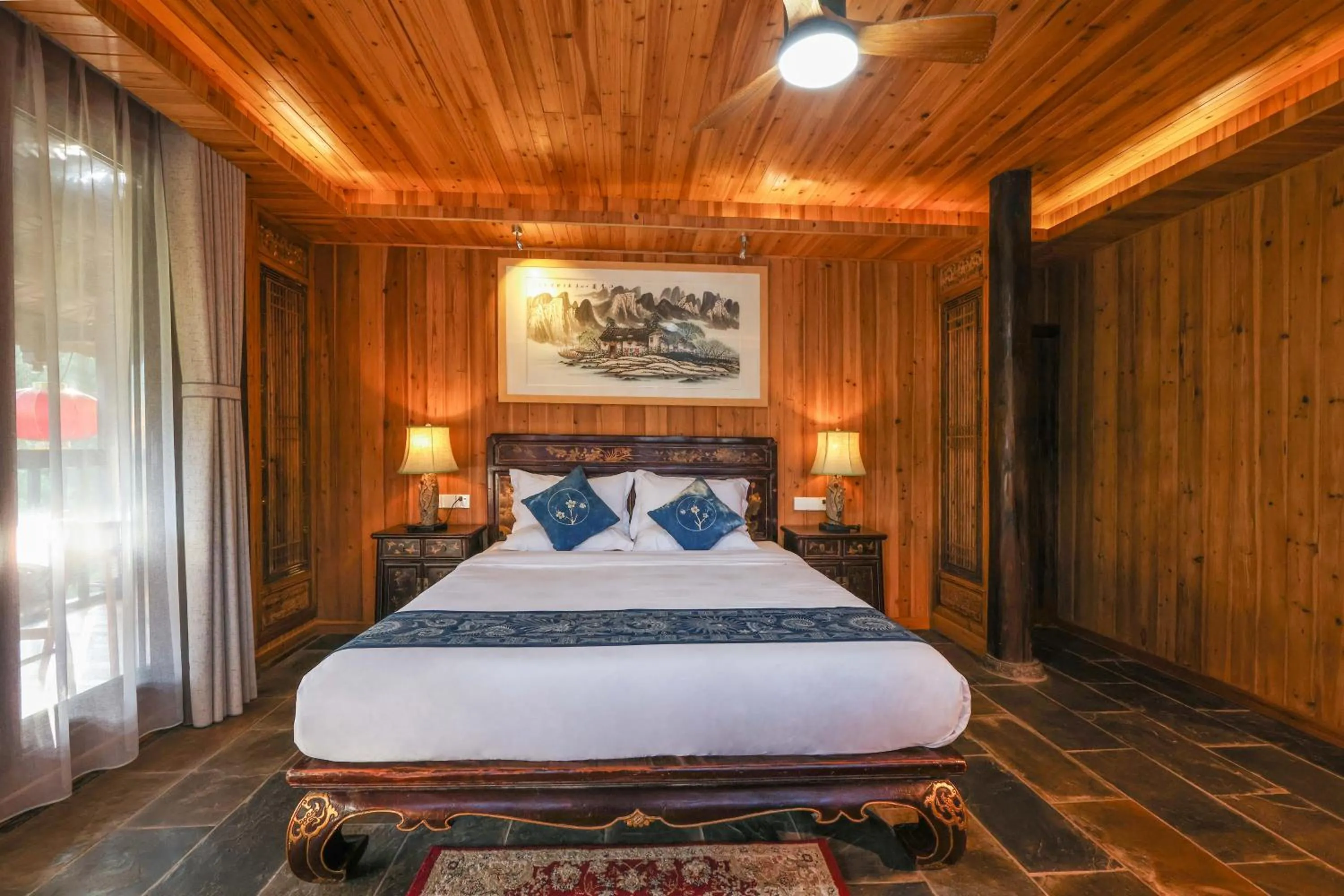 Bed in Yangshuo Tea Cozy--one way Free pick up from airport or TS 4 nights