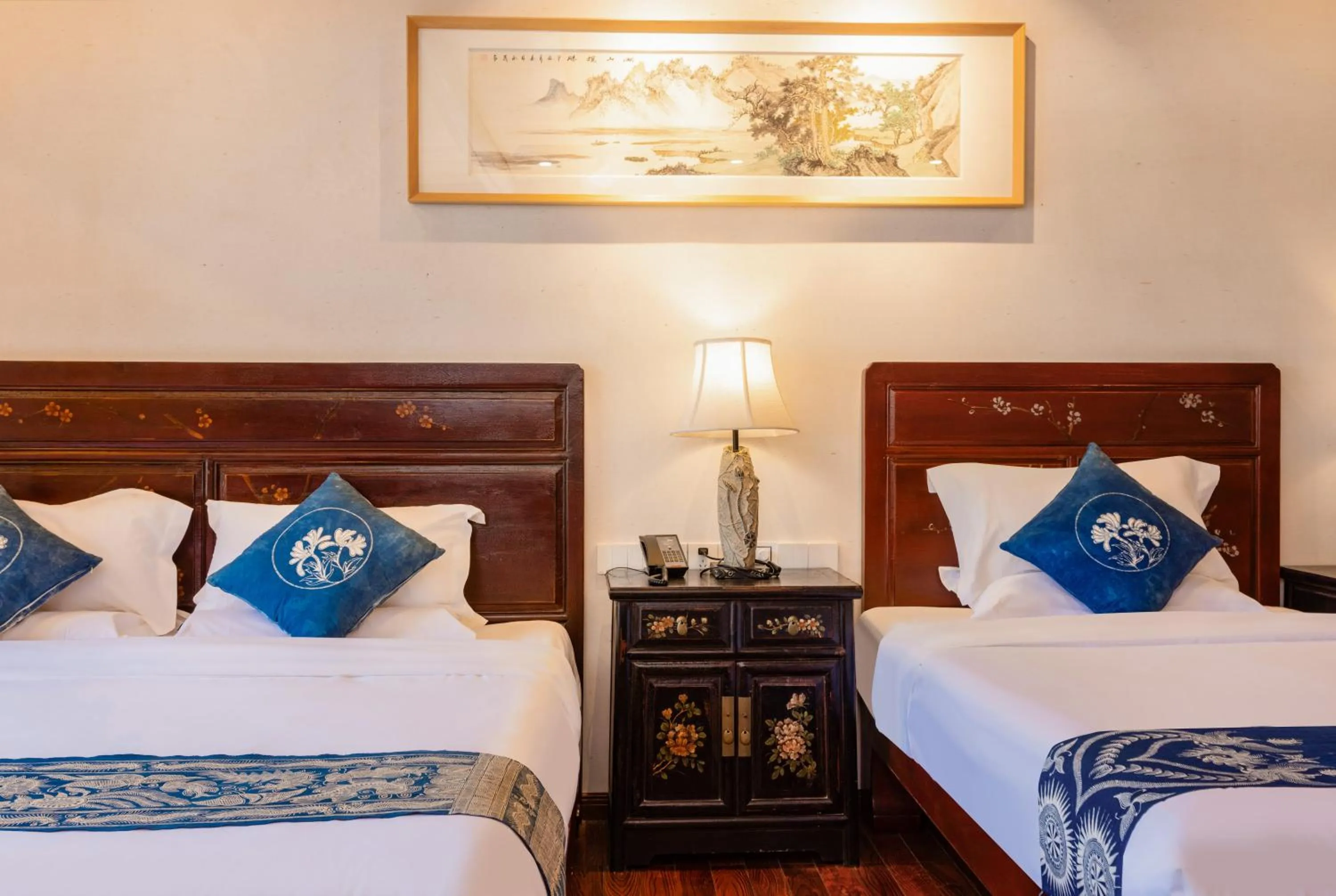 Photo of the whole room, Bed in Yangshuo Tea Cozy--one way Free pick up from airport or TS 4 nights