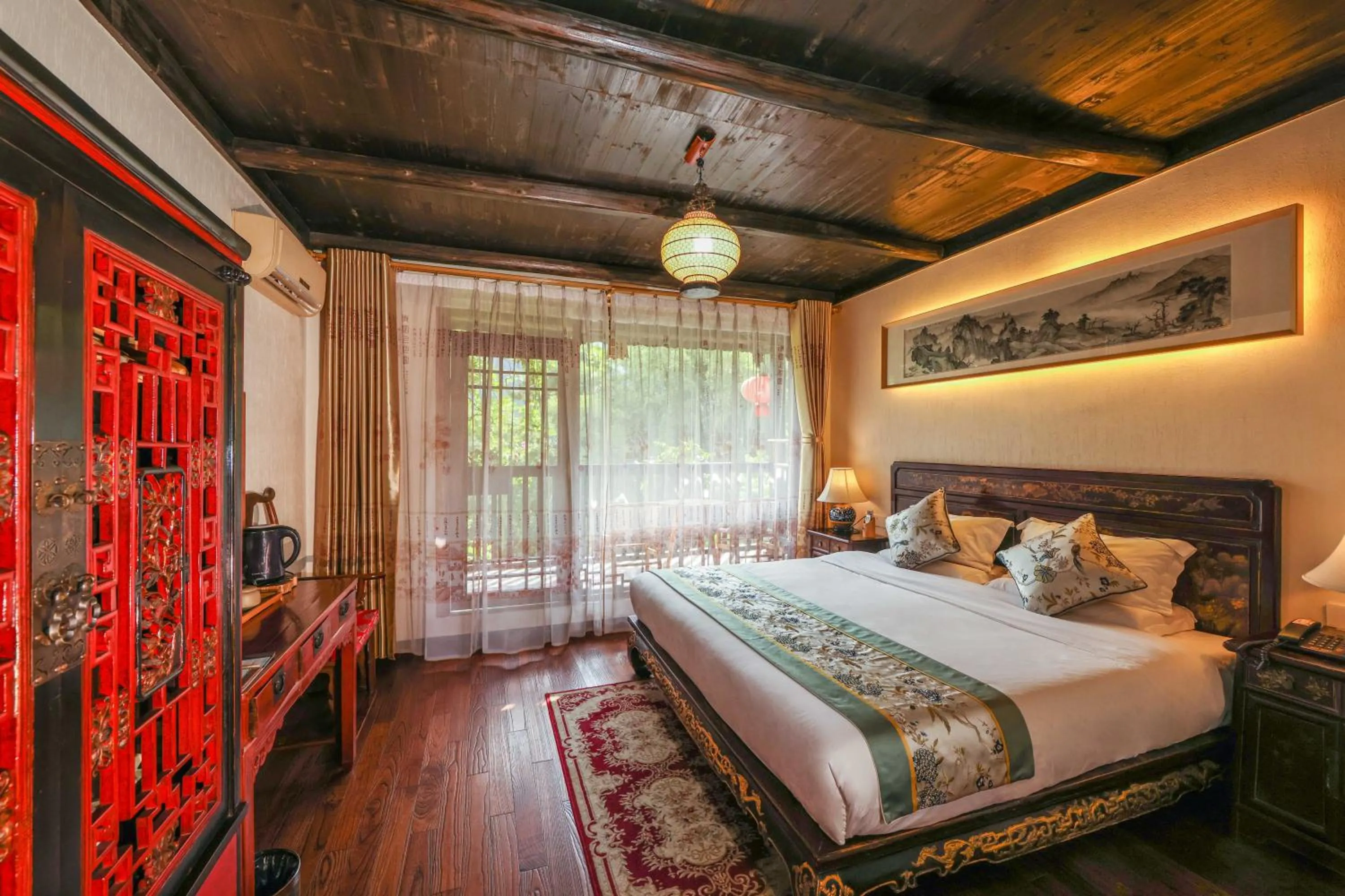 Bed in Yangshuo Tea Cozy--one way Free pick up from airport or TS 4 nights