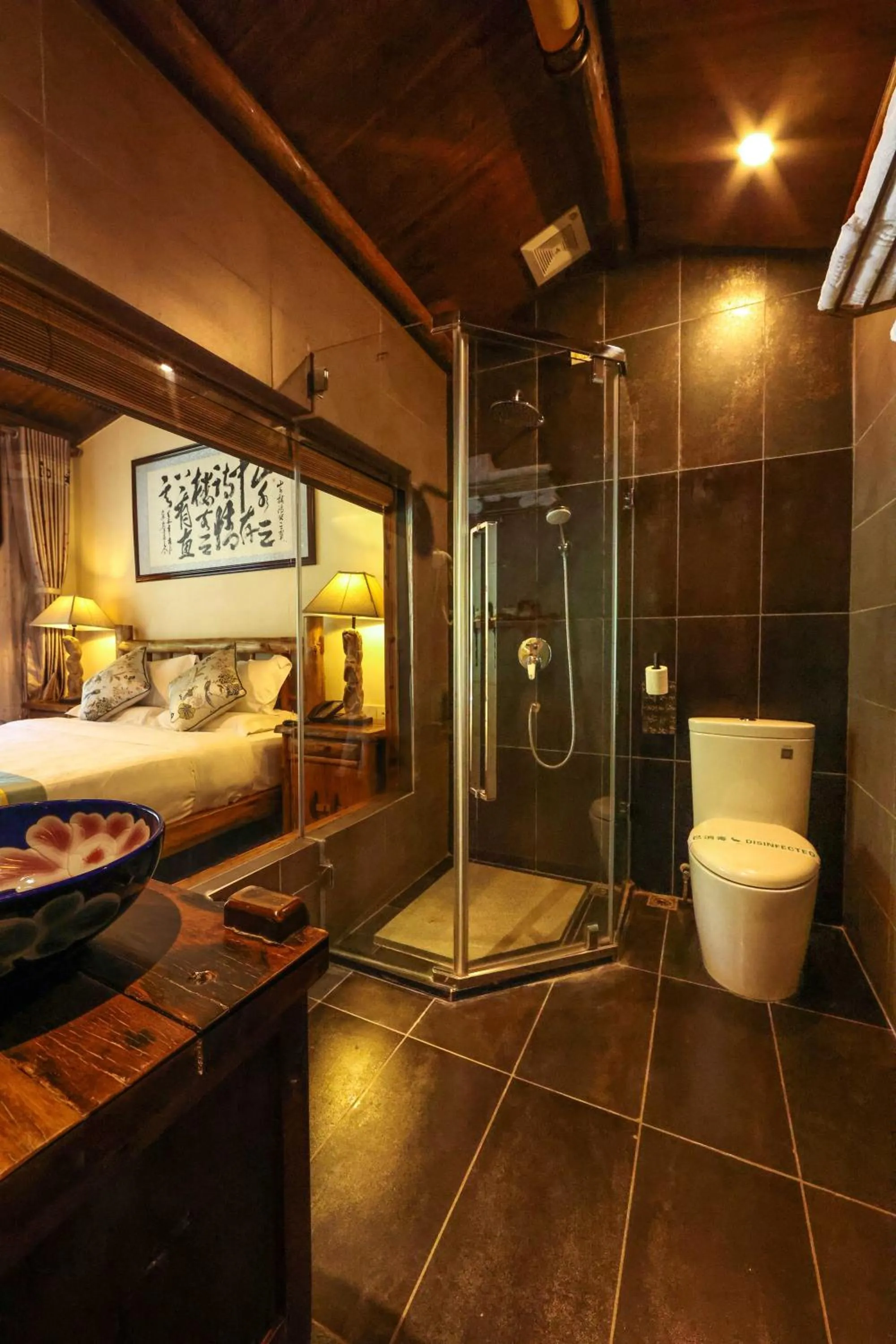 Bathroom in Yangshuo Tea Cozy--one way Free pick up from airport or TS 4 nights