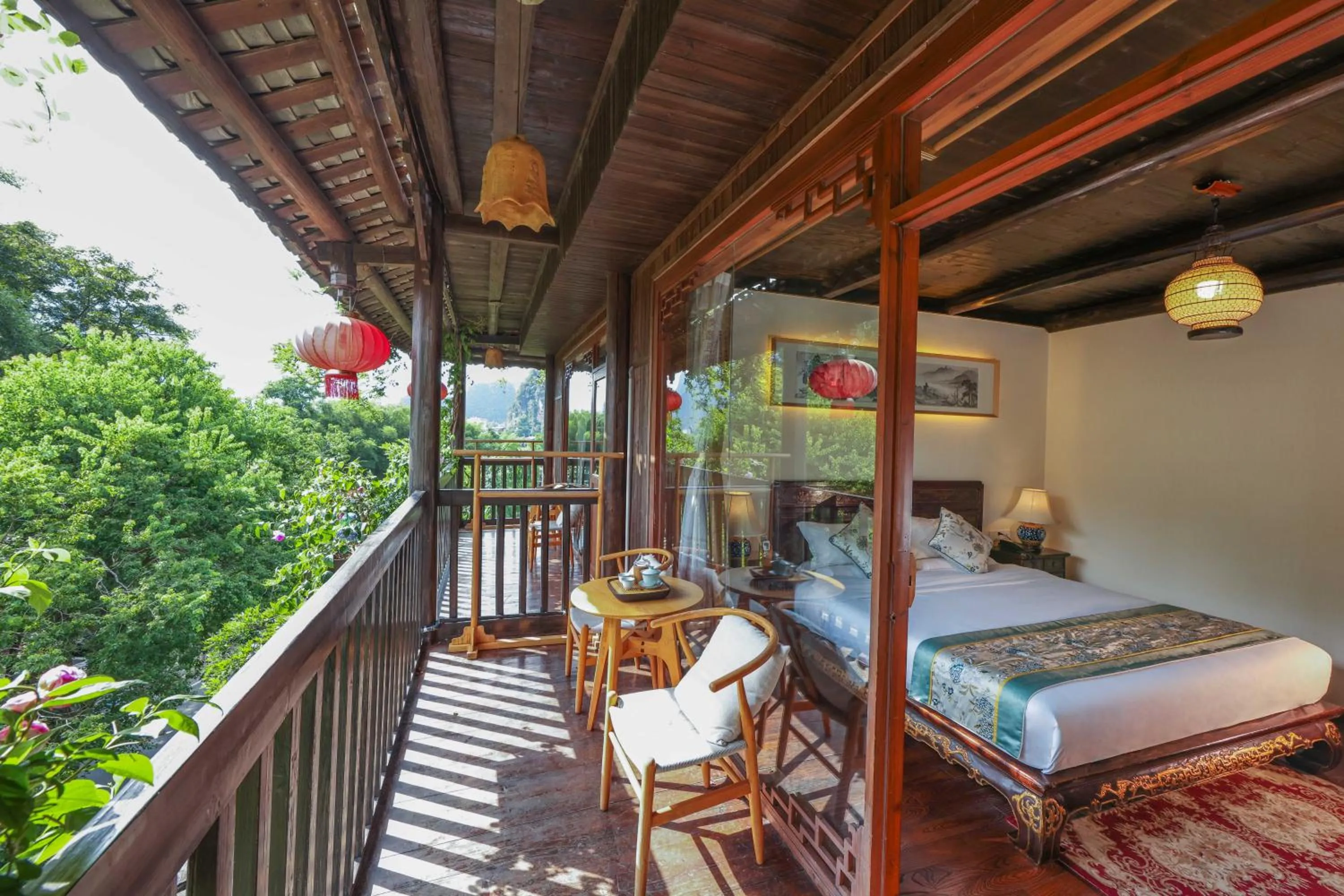 Bed in Yangshuo Tea Cozy--one way Free pick up from airport or TS 4 nights