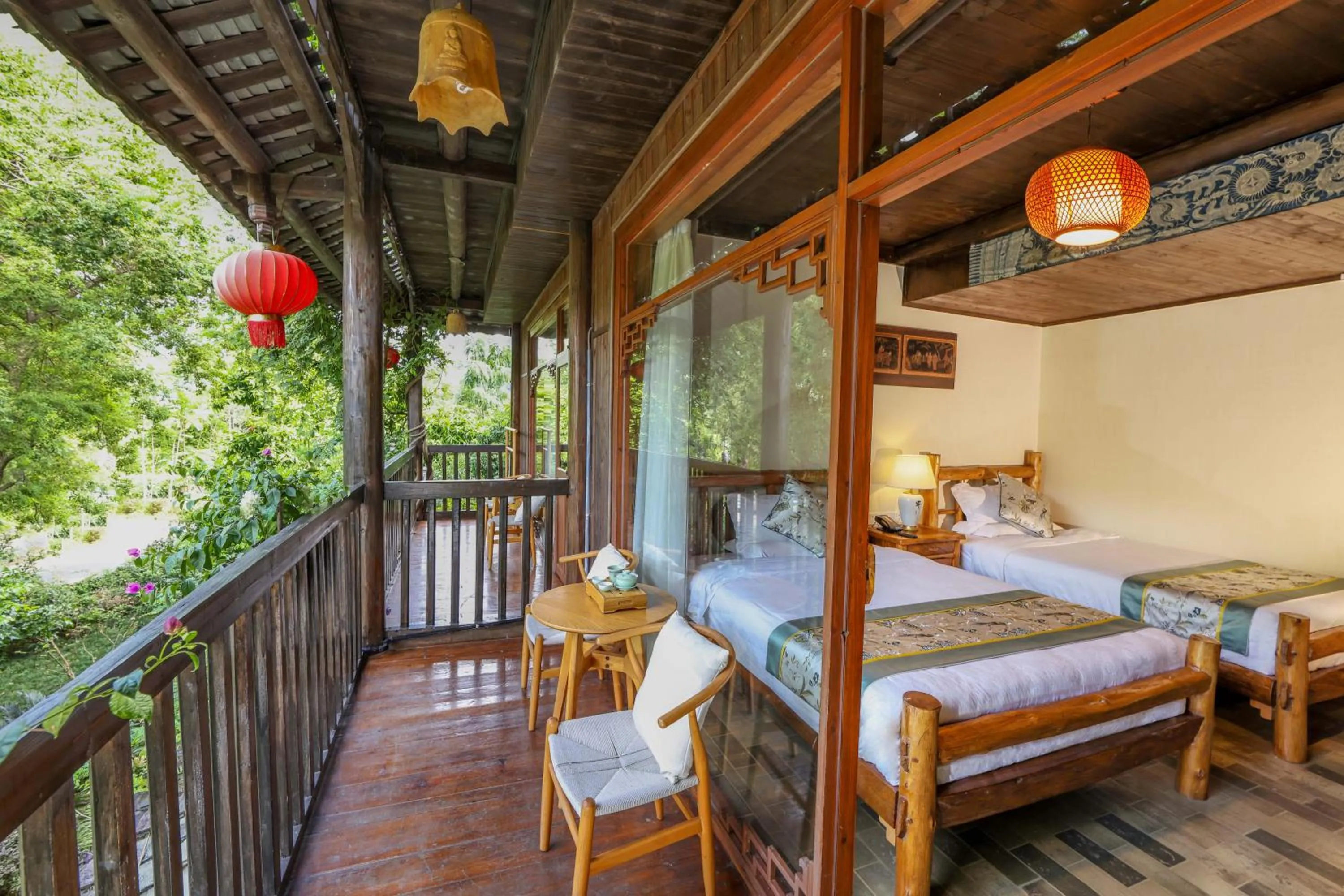 Bed in Yangshuo Tea Cozy--one way Free pick up from airport or TS 4 nights