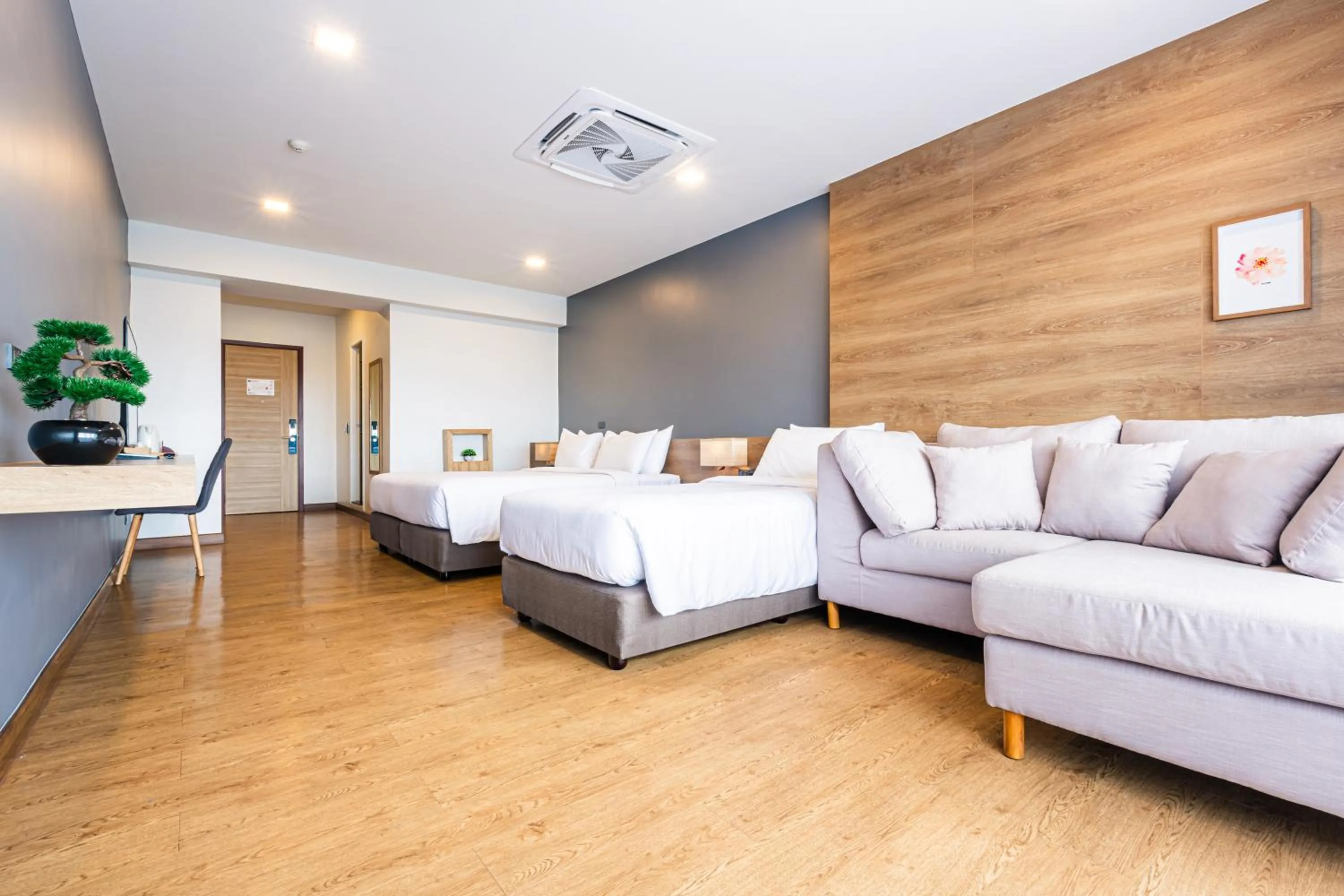 Photo of the whole room, Bed in Icon Park Hotel, Chiang Mai- SHA Extra Plus