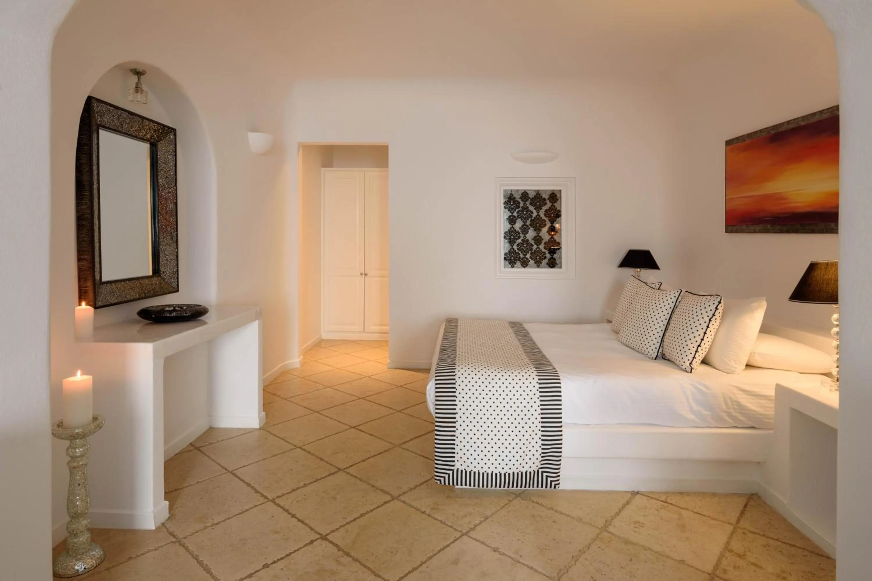 Photo of the whole room in Above Blue Suites