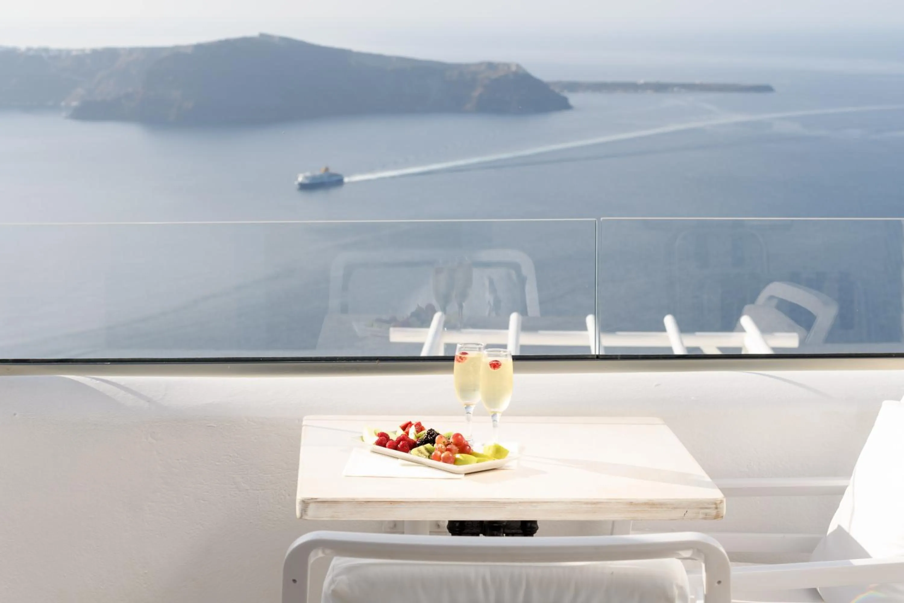 Food and drinks in Above Blue Suites