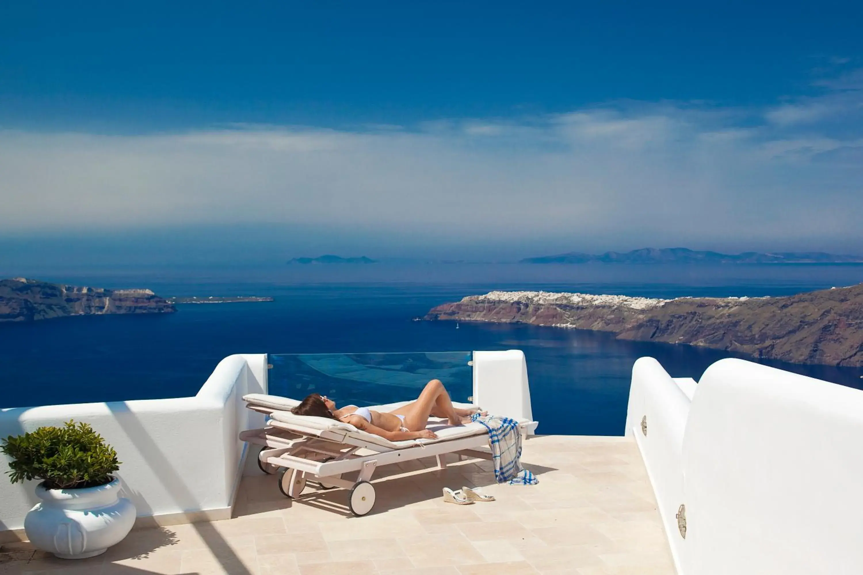 Lagoon Suite in Above Blue Suites Lagoon Suite in Above Blue Suites