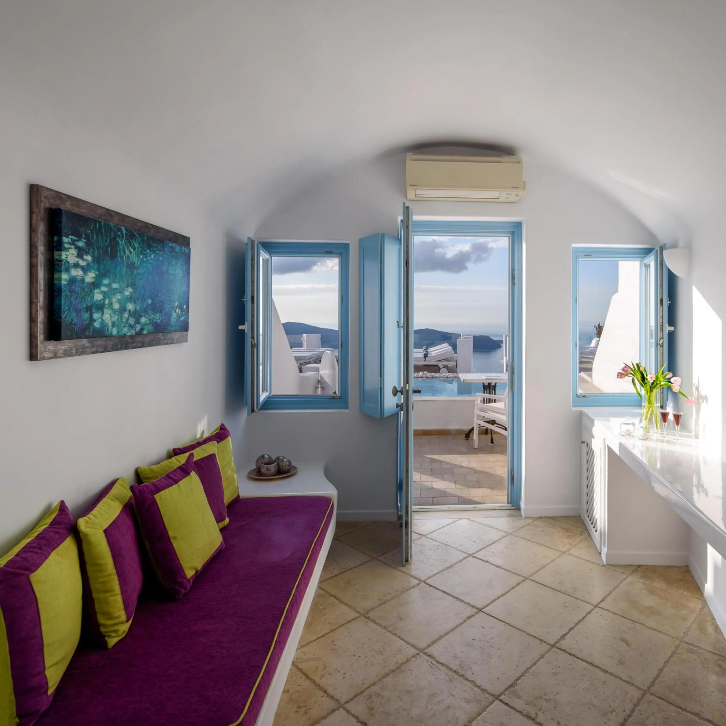 Seating area, Bed in Above Blue Suites