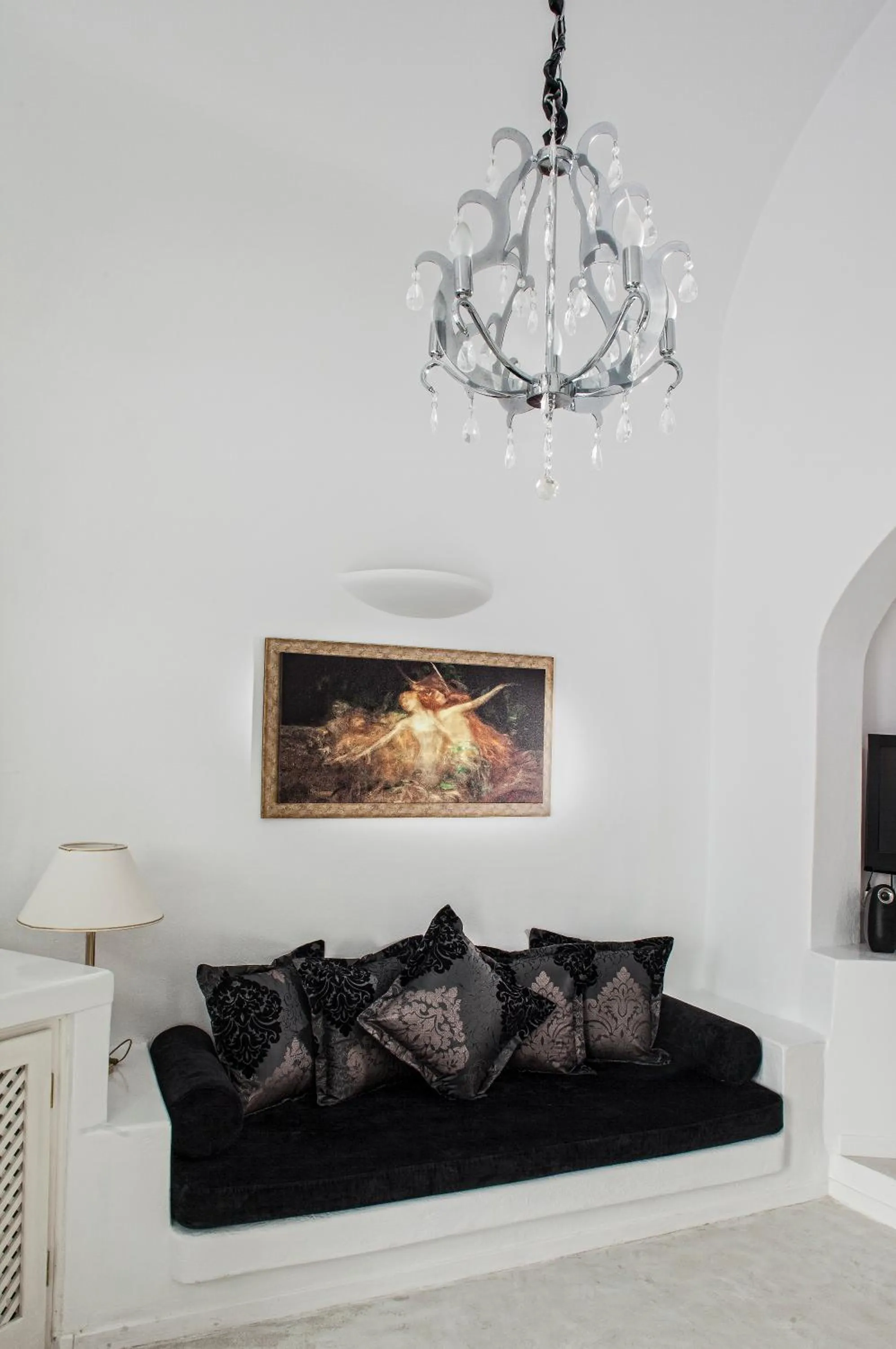 Photo of the whole room in Above Blue Suites