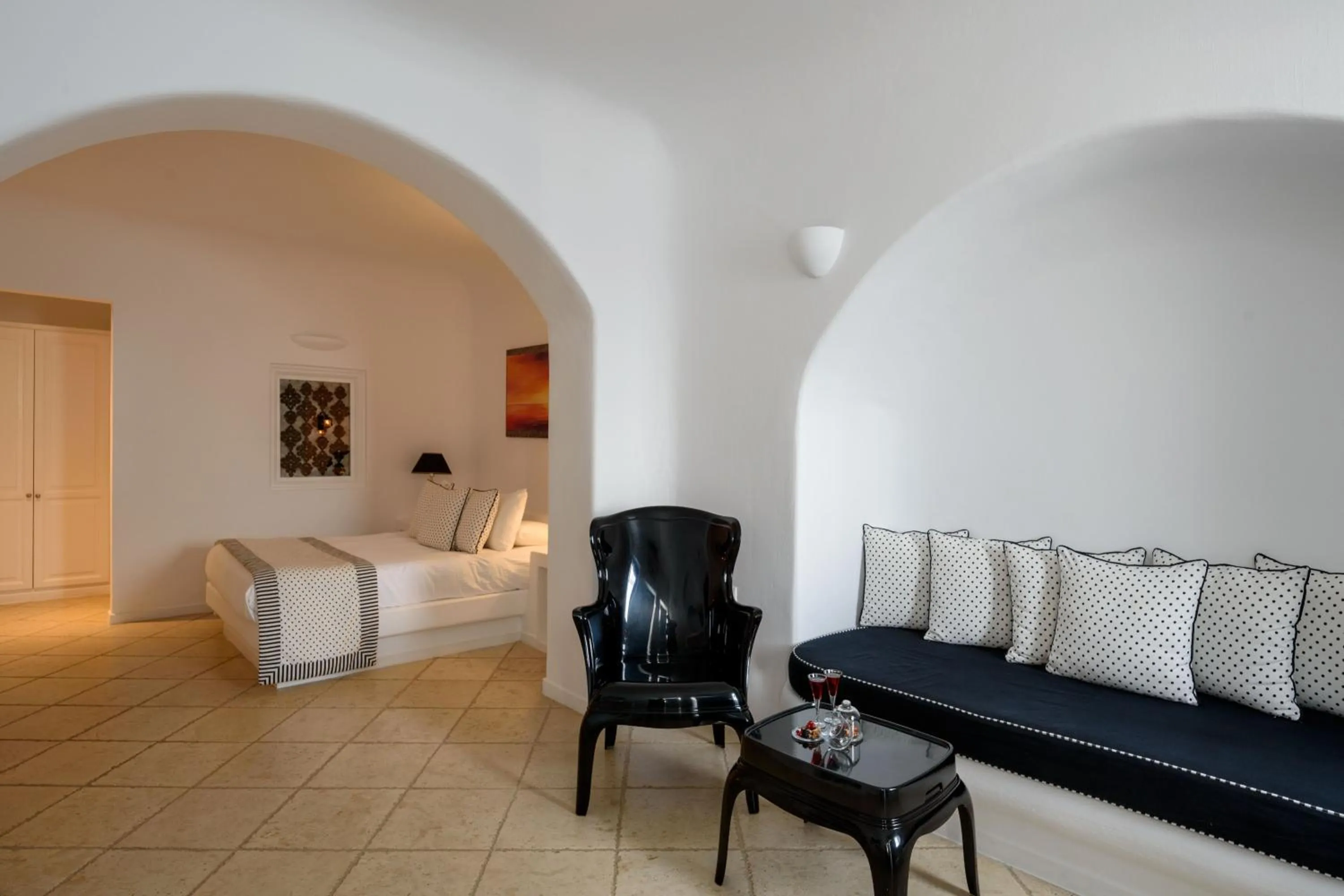 Photo of the whole room, Bed in Above Blue Suites