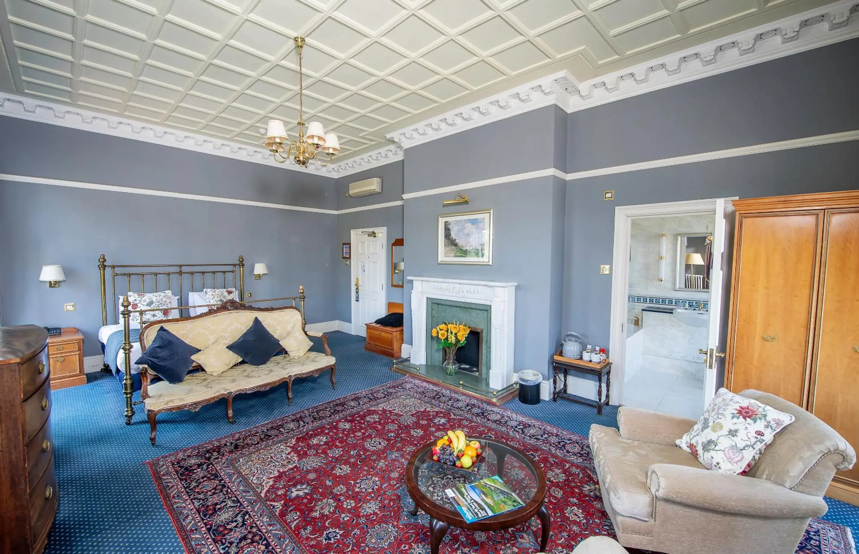 Junior Suite with Balcony in The Central Hotel Junior Suite with Balcony in The Central Hotel