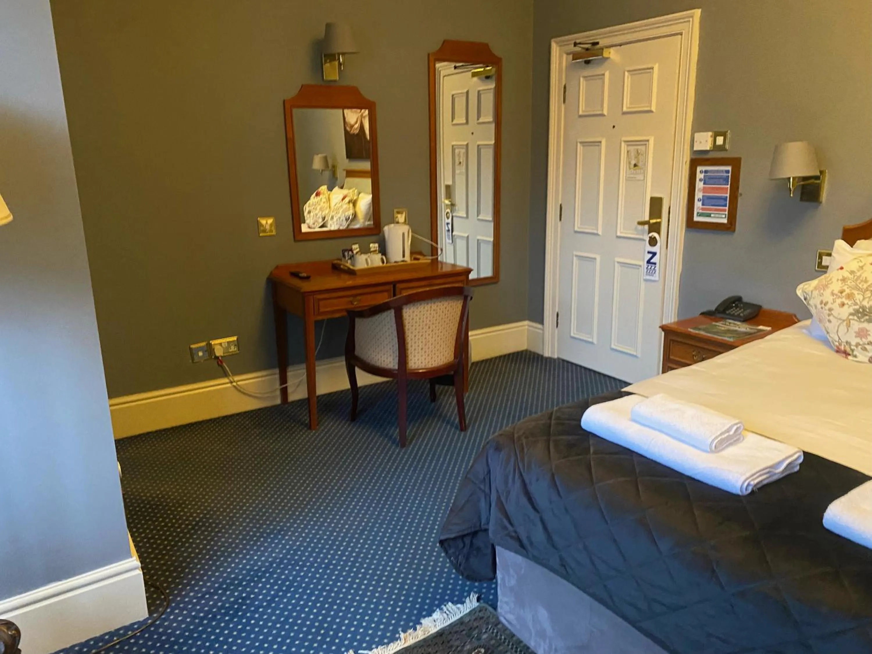 Bedroom, Bed in The Central Hotel