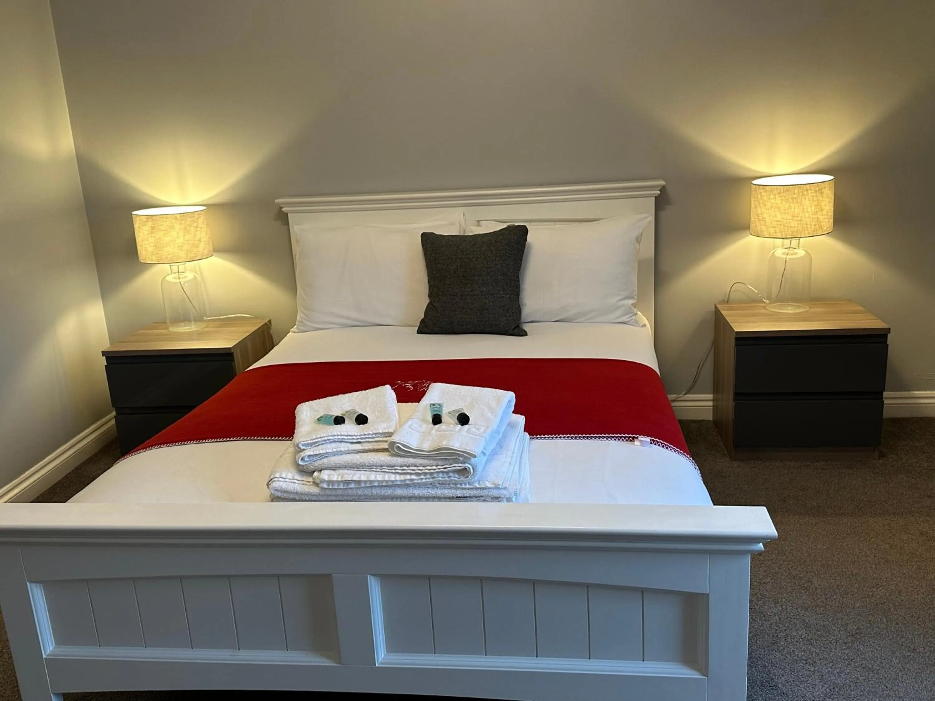 Bed in The Hinds Head Hotel