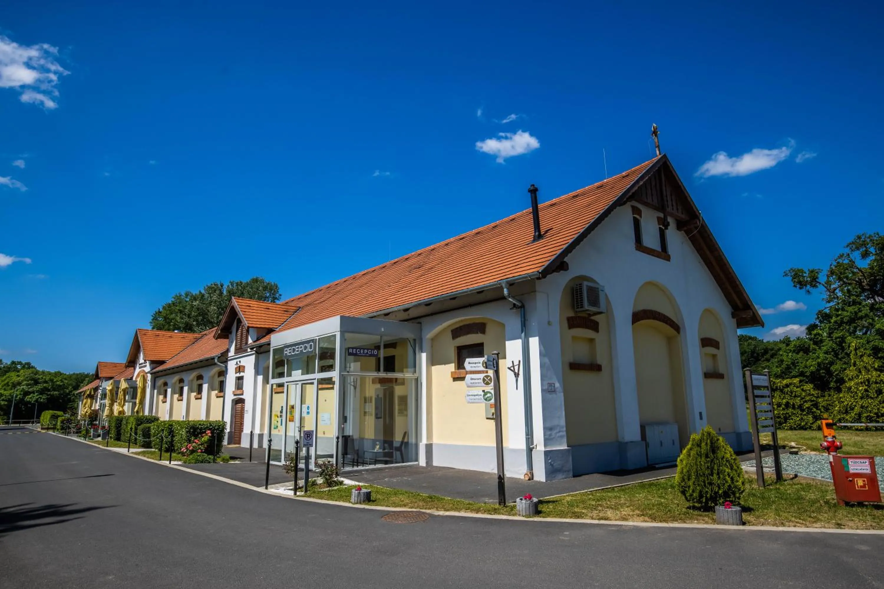 Restaurant/places to eat in Vadkert Major