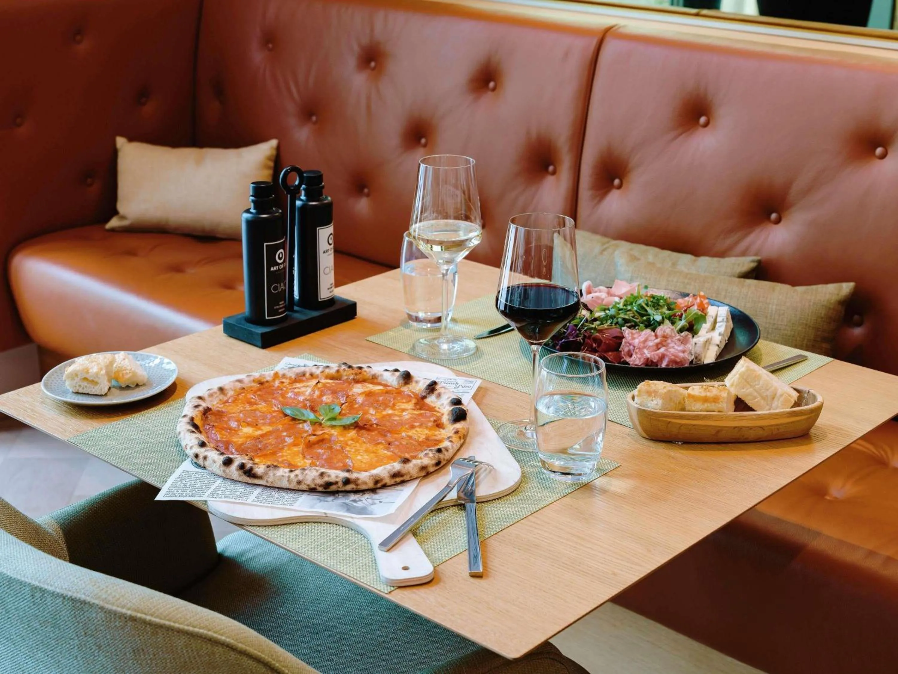 Restaurant/places to eat in Mövenpick Hotel Stuttgart Messe & Congress