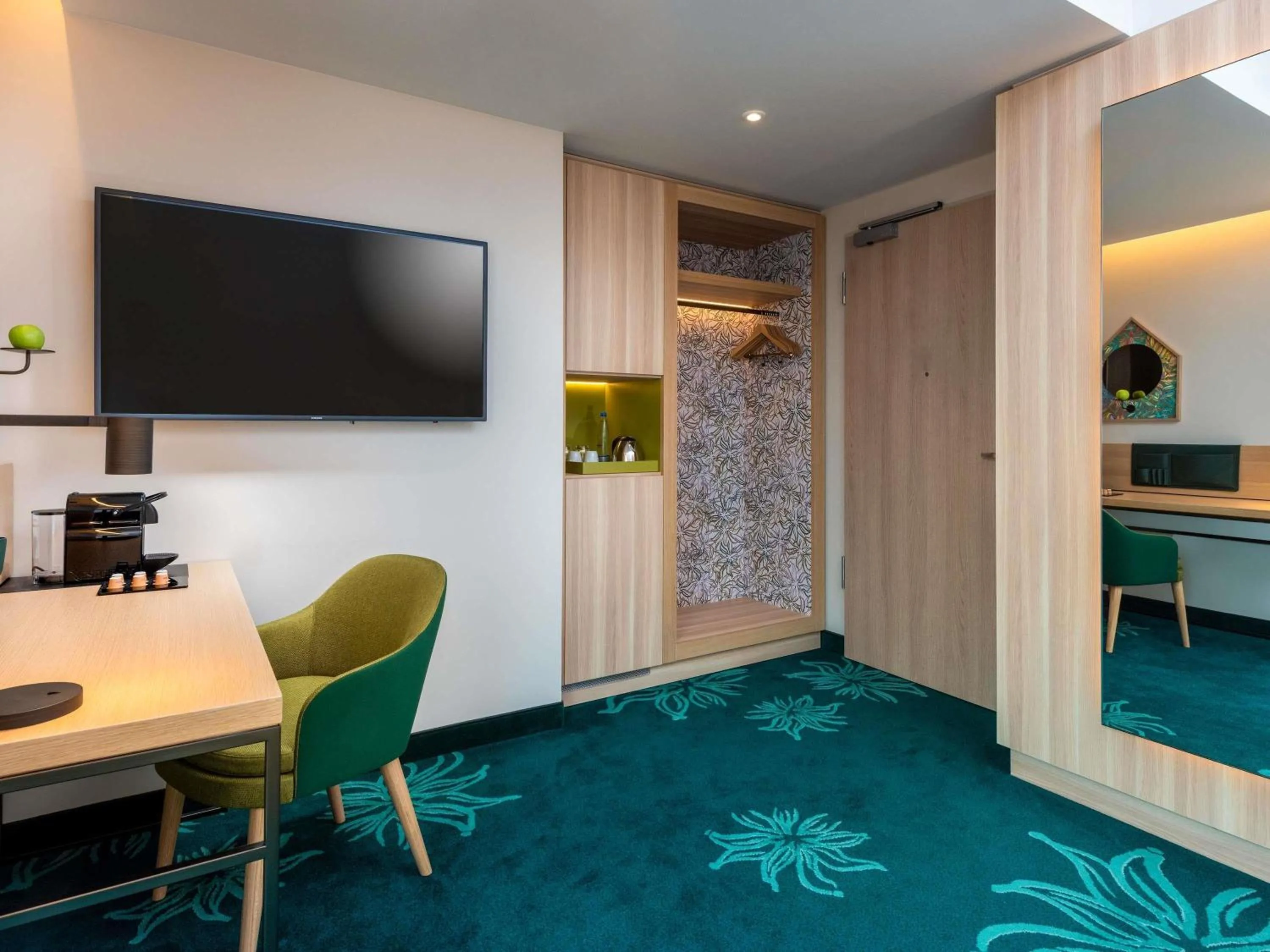 Bedroom, Bed in Mövenpick Hotel Stuttgart Messe & Congress