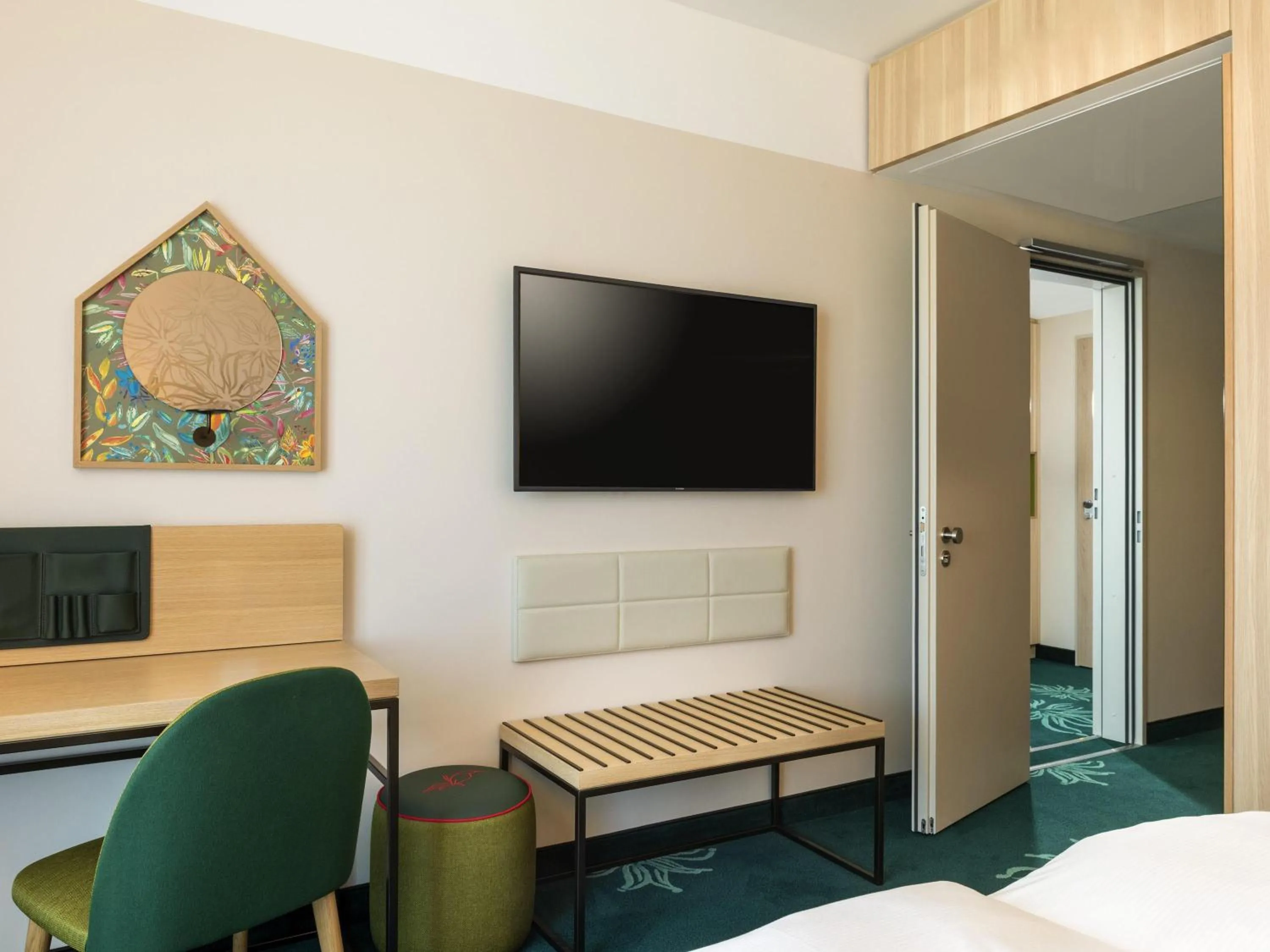 Bedroom, Bed in Mövenpick Hotel Stuttgart Messe & Congress