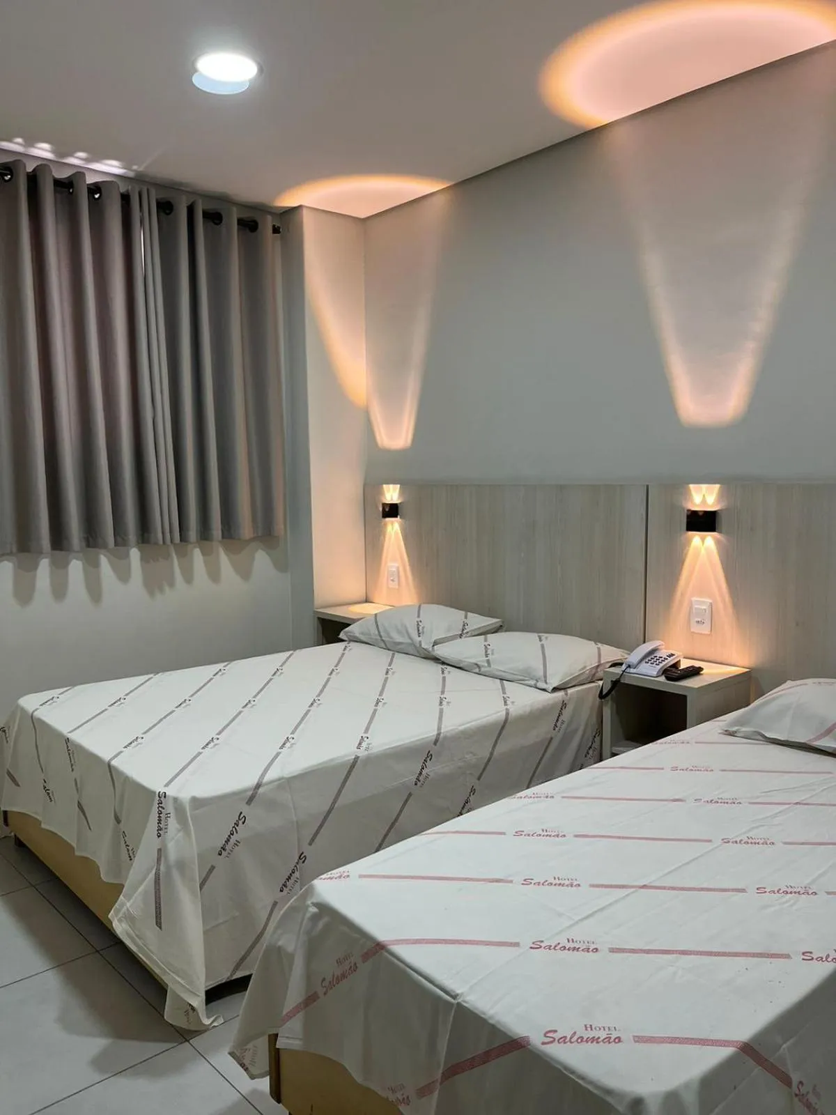 Bed in Hotel Salomão - Próximo a 25 de Março, Bom Retiro, Brás e Rua Santa Efigênia, a 2 minutos do Mirante Sampa Sky e pista de Skate Anhangabaú