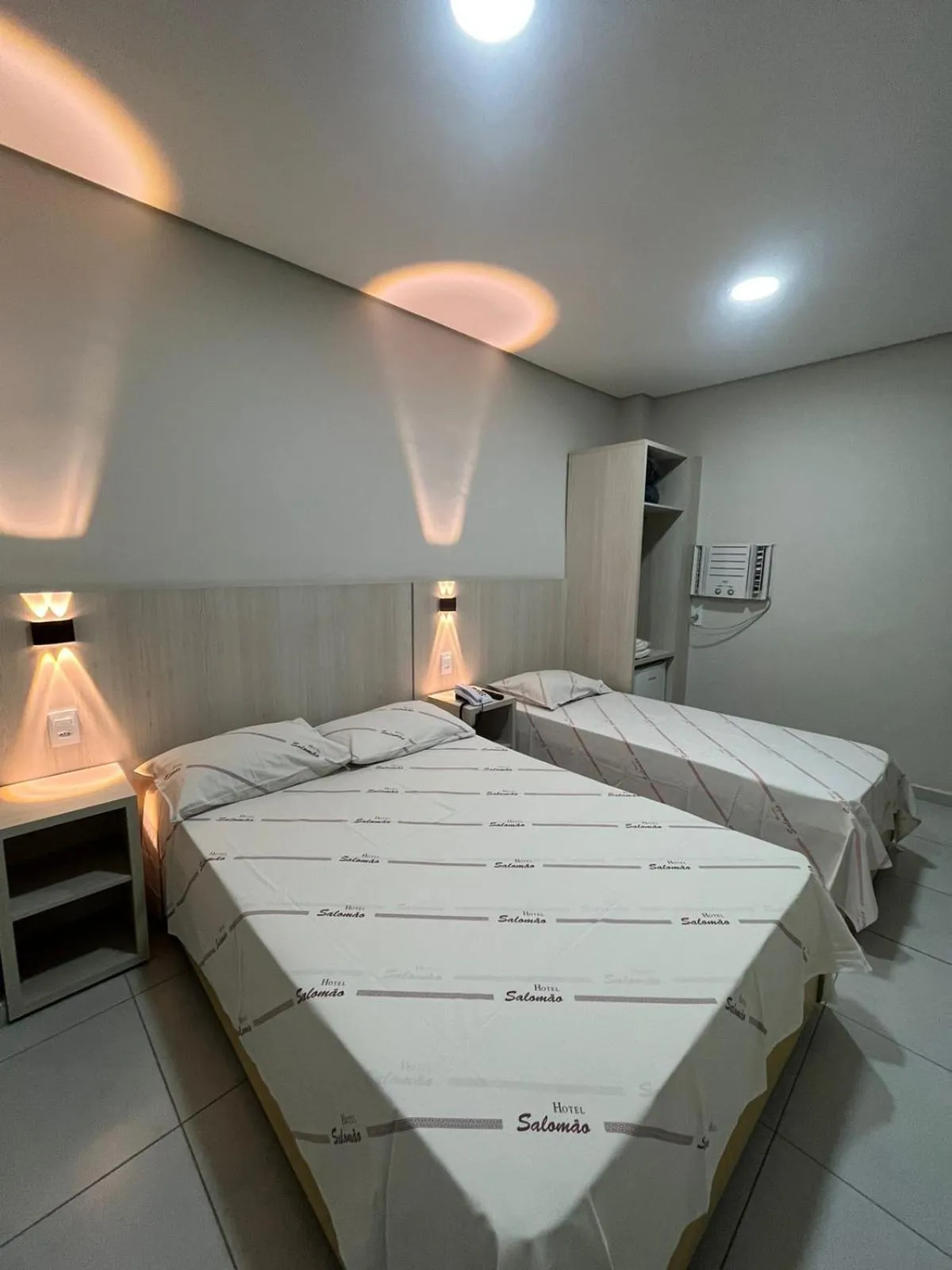 Bed in Hotel Salomão - Próximo a 25 de Março, Bom Retiro, Brás e Rua Santa Efigênia, a 2 minutos do Mirante Sampa Sky e pista de Skate Anhangabaú