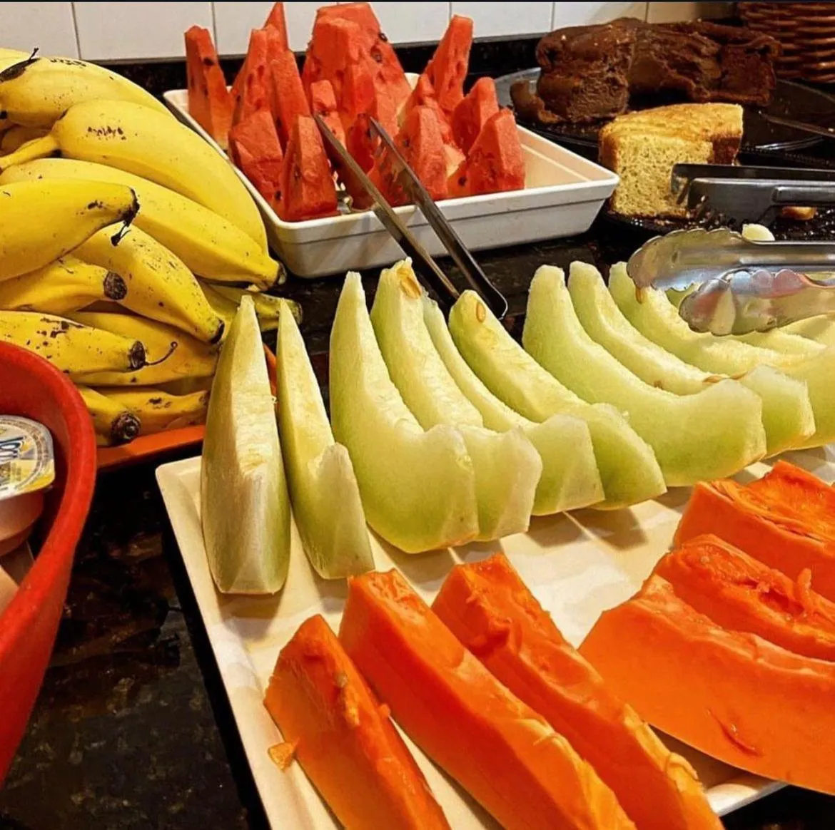 Food and drinks in Hotel Salomão - Próximo a 25 de Março, Bom Retiro, Brás e Rua Santa Efigênia, a 2 minutos do Mirante Sampa Sky e pista de Skate Anhangabaú